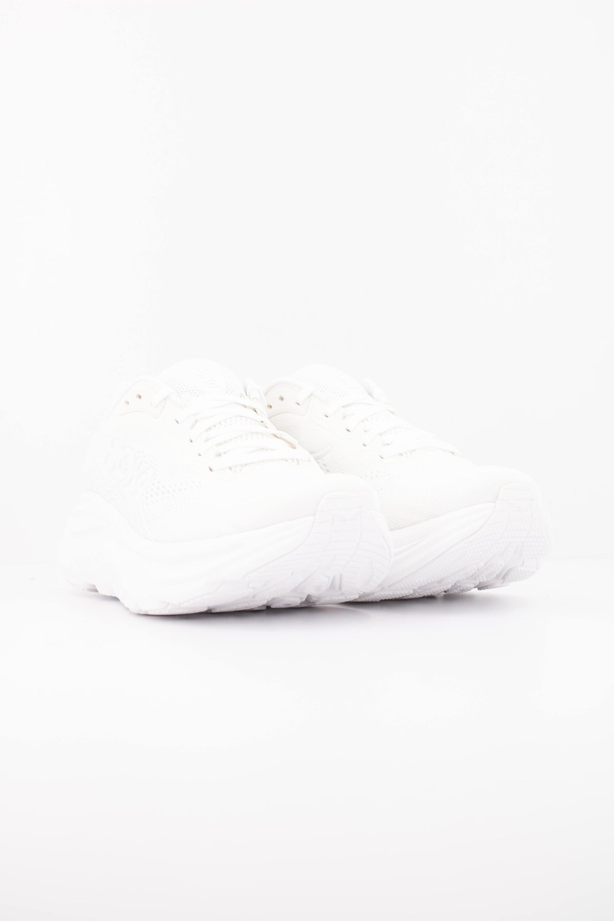 HOKA HO ZAPATILLA W CLIFTON en color BLANCO (2)
