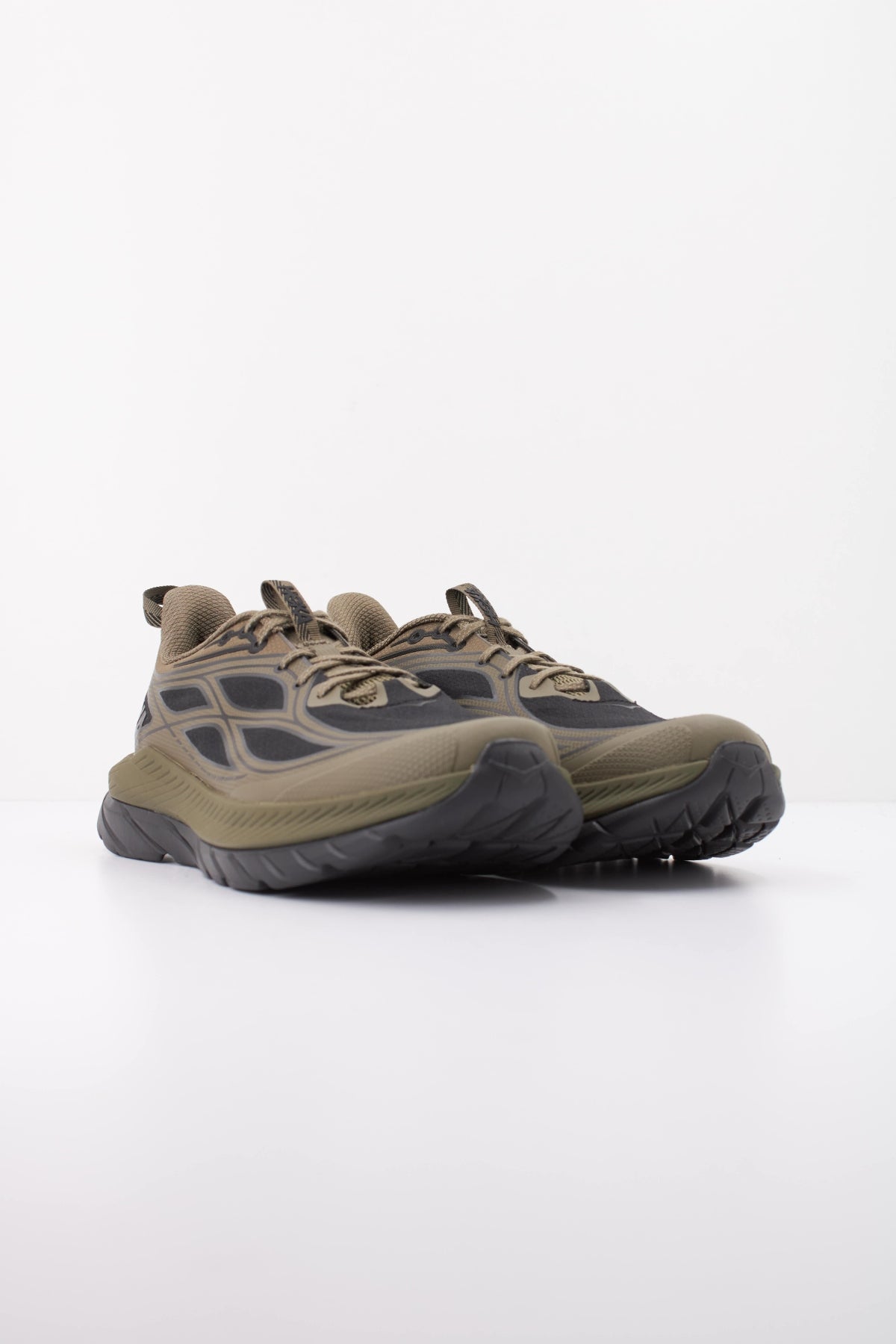 HOKA MHO ZAPATILLA MACH REMASTERE en color VERDE (2)