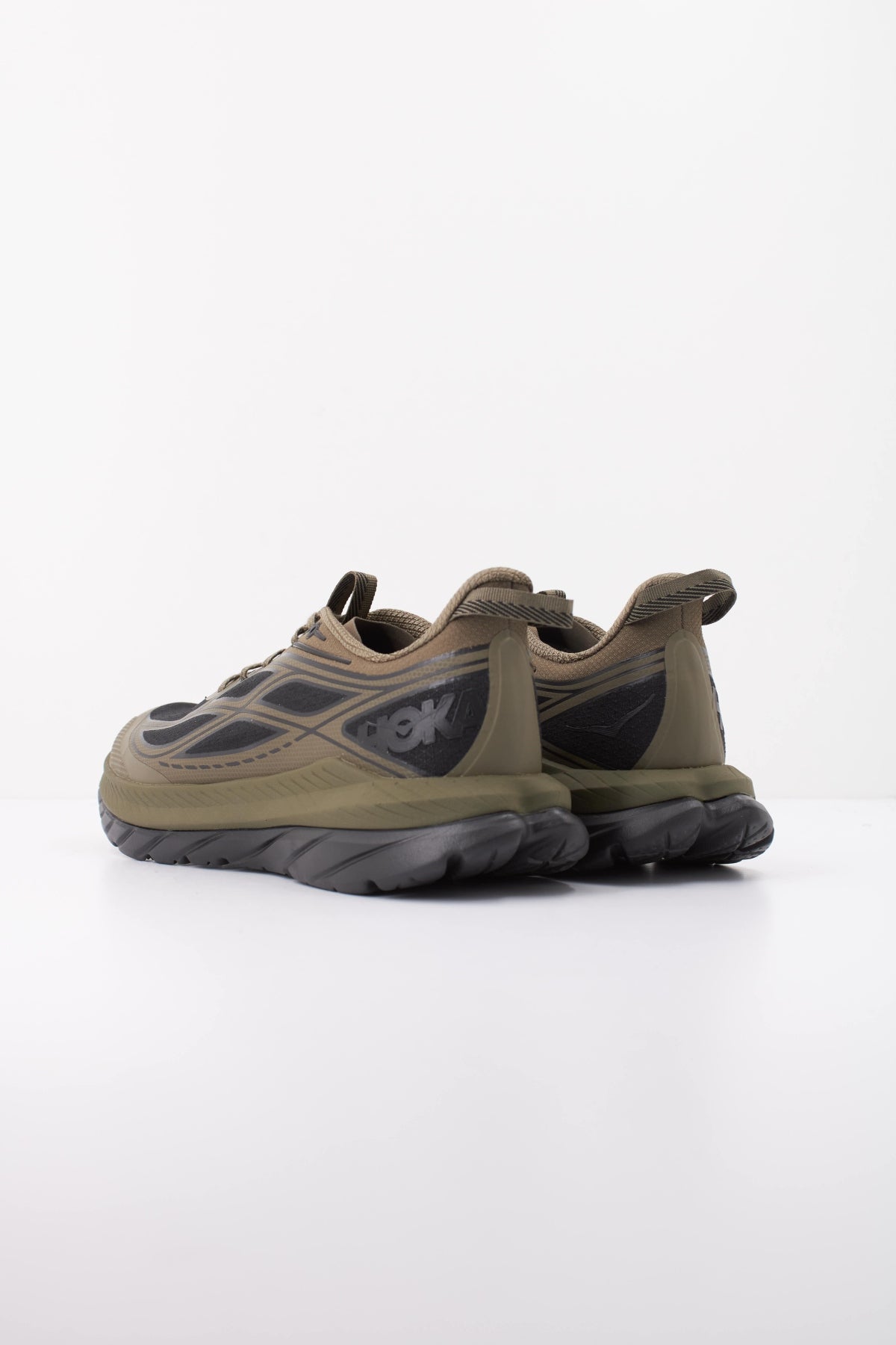HOKA MHO ZAPATILLA MACH REMASTERE en color VERDE (4)