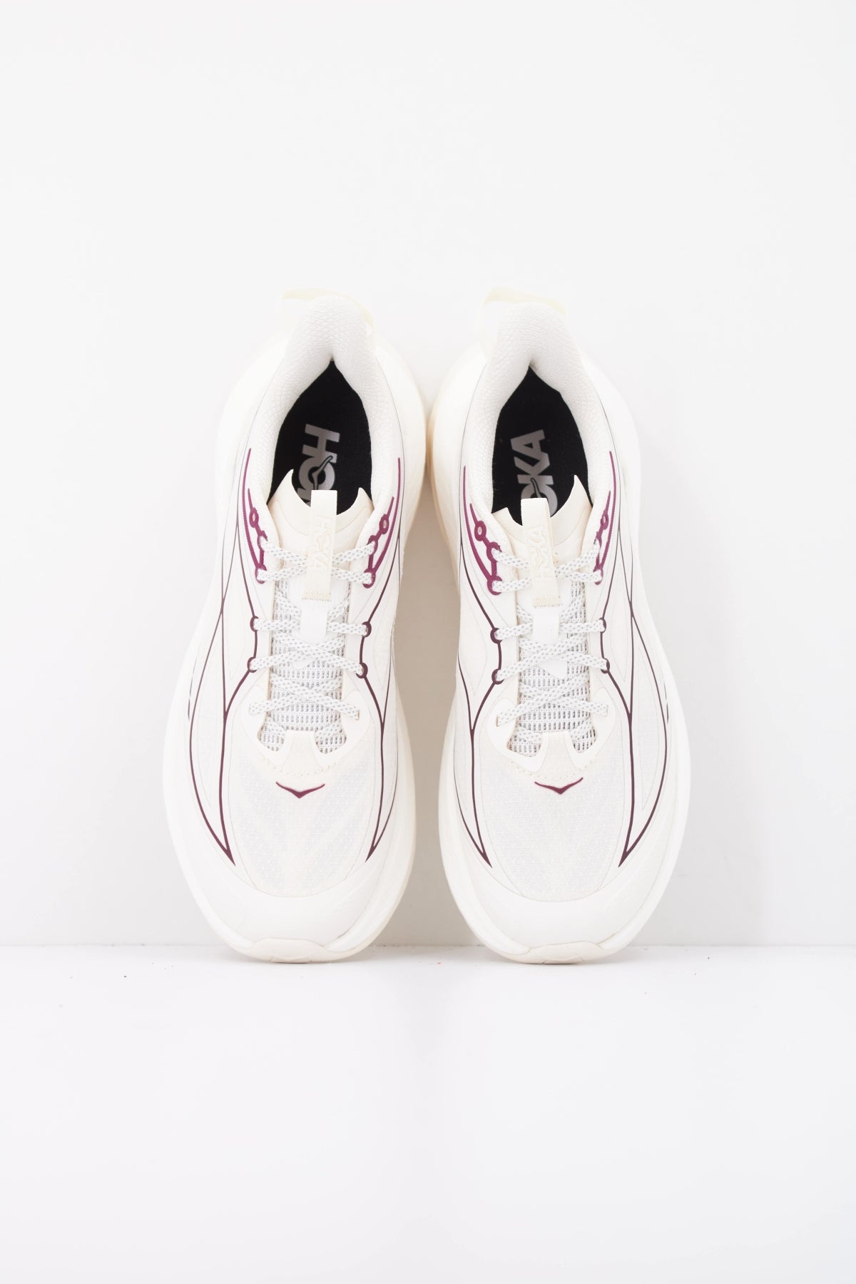 HOKA MHO ZAPATILLA W MACH REMASTE en color BLANCO (3)