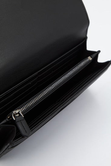 KARL LAGERFELD K/KUSHION CONT FLAP WLT en color NEGRO (4)