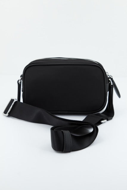 KARL LAGERFELD K/IKONIK . NYLON CAMERA en color NEGRO (3)