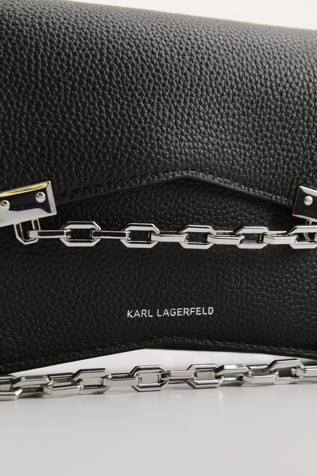 KARL LAGERFELD K/SEVEN . en color NEGRO (4)