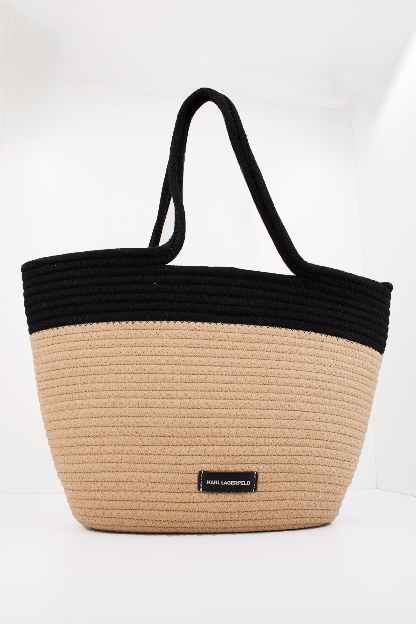 KARL LAGERFELD K/SIGNATURE BEACH BASKET en color NEGRO (2)