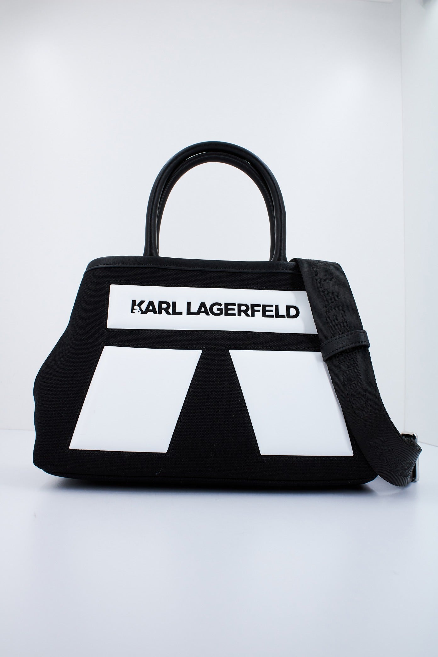 KARL LAGERFELD ICON K SM SHOPPER en color NEGRO (1)