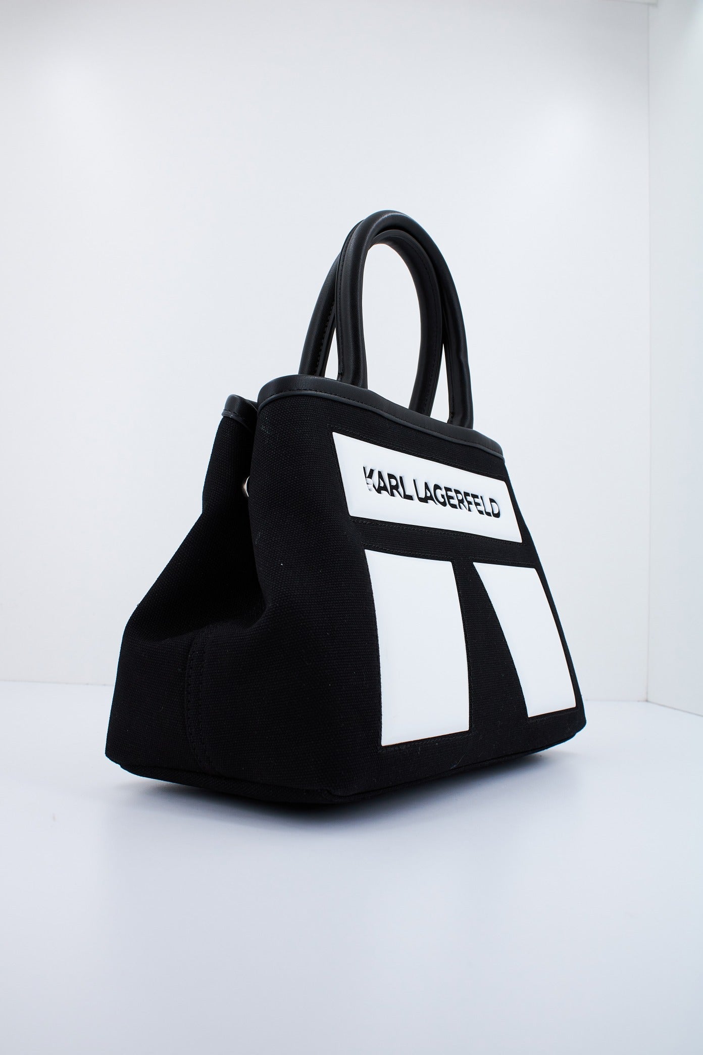 KARL LAGERFELD ICON K SM SHOPPER en color NEGRO (3)