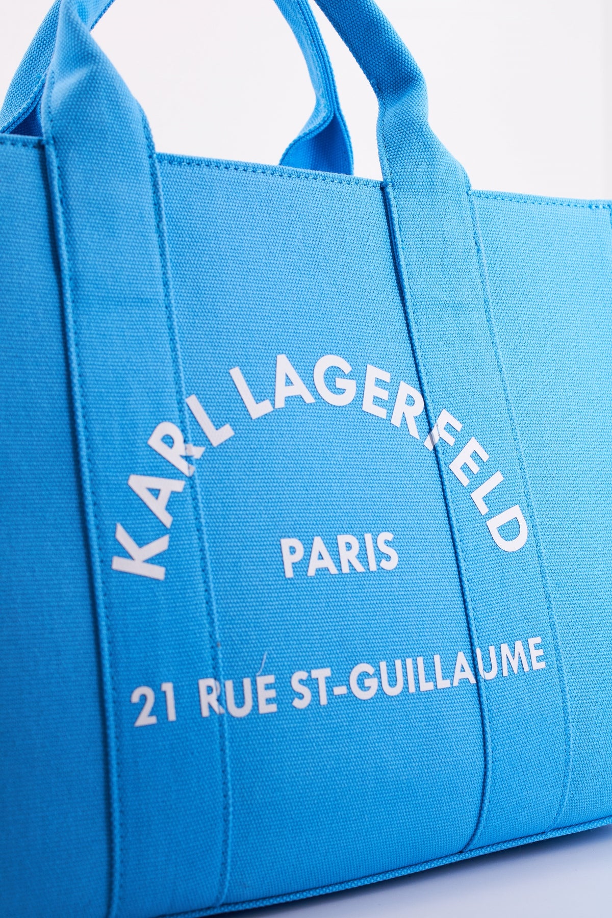 KARL LAGERFELD RSG SQUARE MEDIUM TOTE en color AZUL (4)