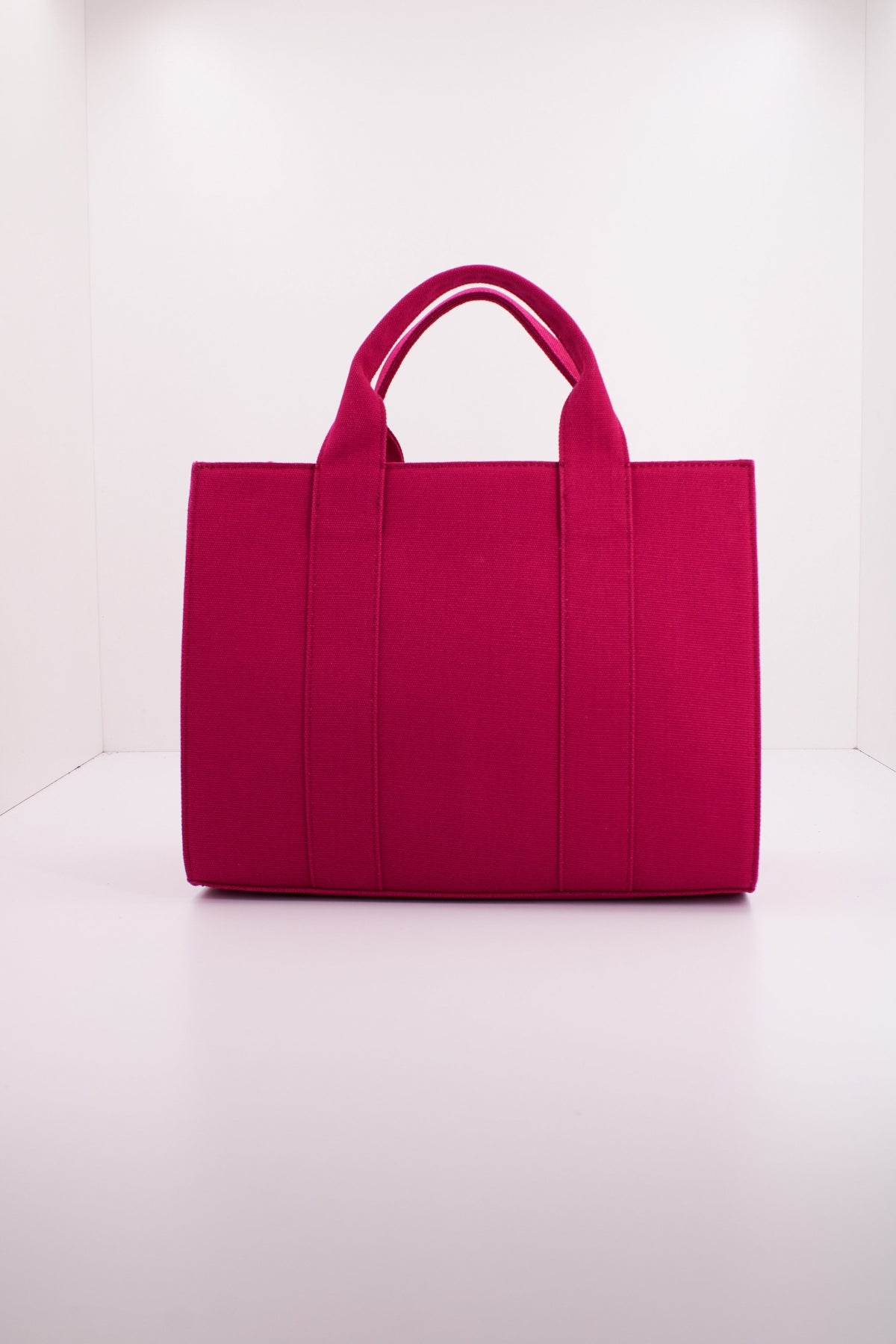 KARL LAGERFELD RSG SQUARE MEDIUM TOTE en color ROJO (3)