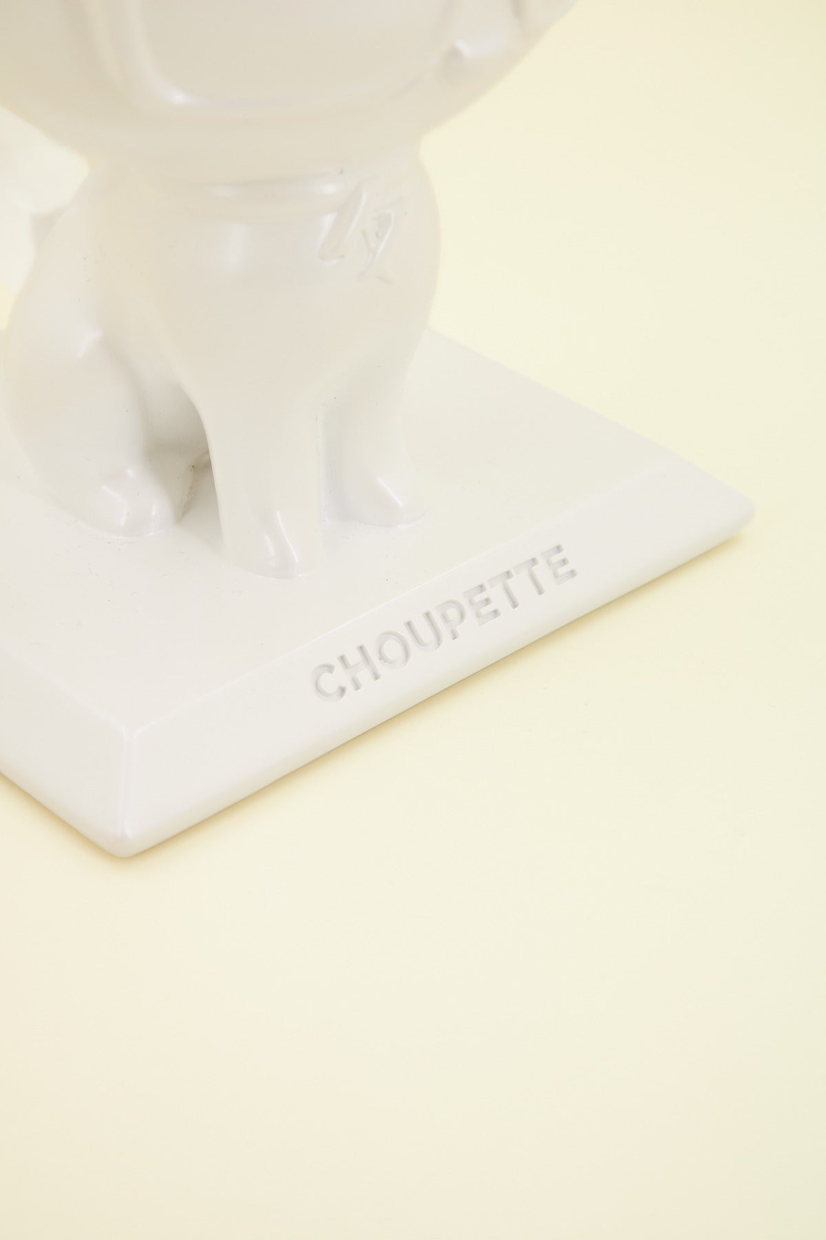 KARL LAGERFELD K/IKONIK . CHOUP STATUE en color BLANCO (3)