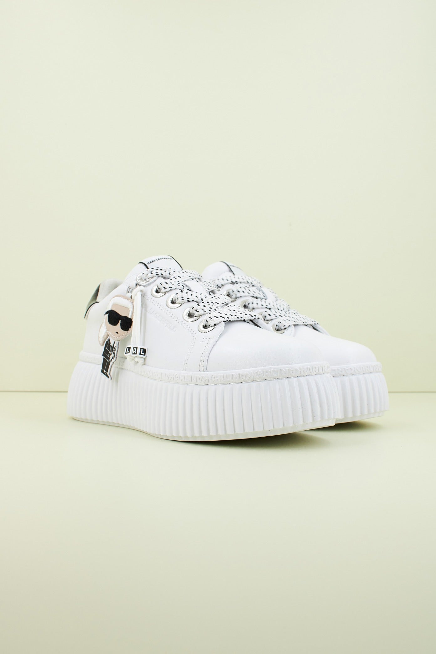 KARL LAGERFELD KREEPER LO KARL NFT PENDAN en color BLANCO (2)