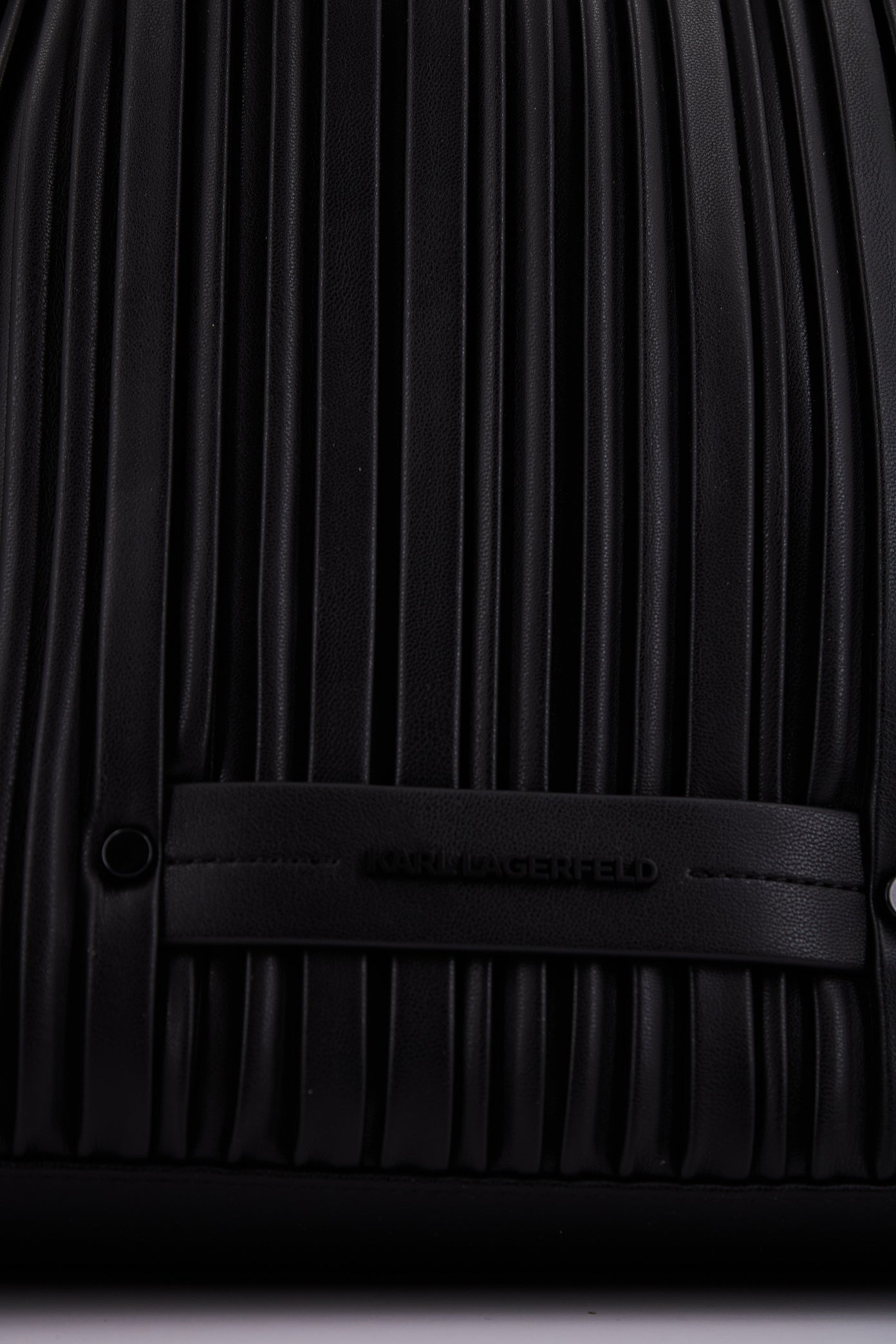 KARL LAGERFELD KUSIONS SM FOLDED TOTE en color NEGRO (4)