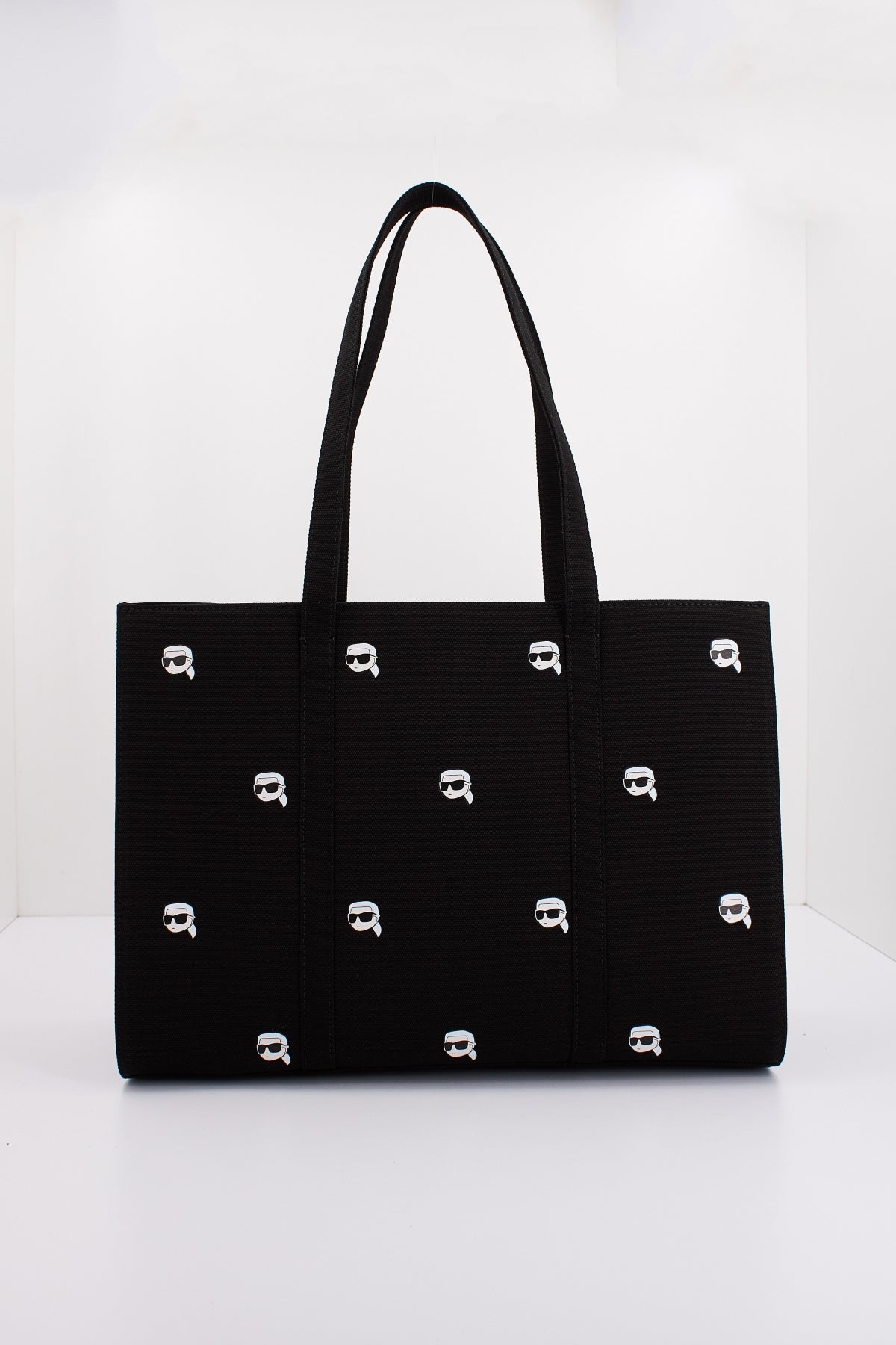 KARL LAGERFELD K/IKONIK , KARL AOP SHOP en color NEGRO (3)