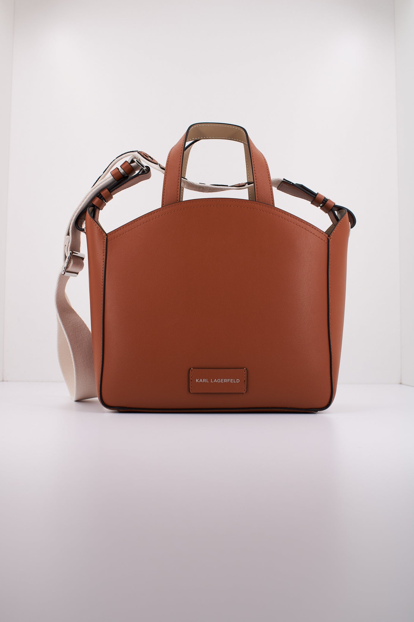 KARL LAGERFELD K CIRCLE SM TOTE PERFORATED en color MARRON (3)
