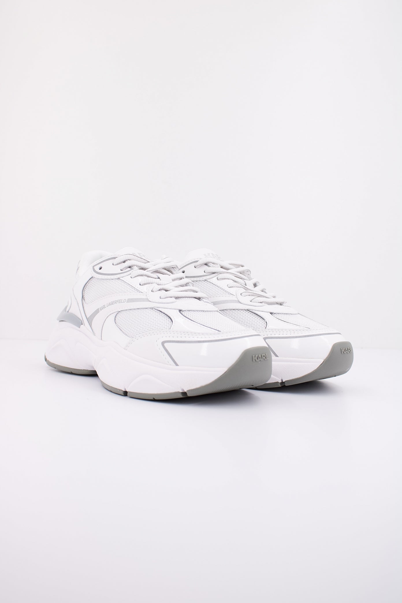 KARL LAGERFELD KOMET LO LACE RUNNER en color BLANCO (2)