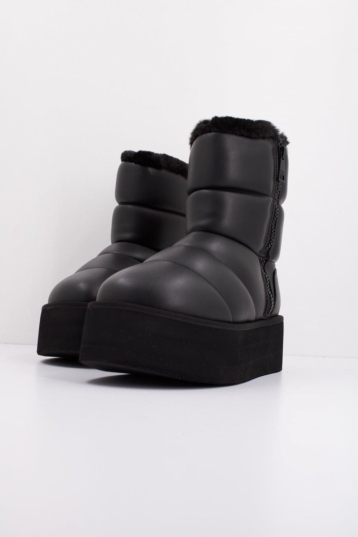 KARL LAGERFELD THERMO PADDED ZIP BOOT en color NEGRO (2)