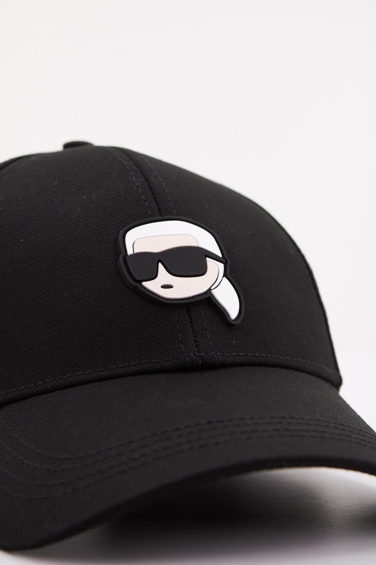 KARL LAGERFELD K/IKONIK . CAP en color NEGRO (4)