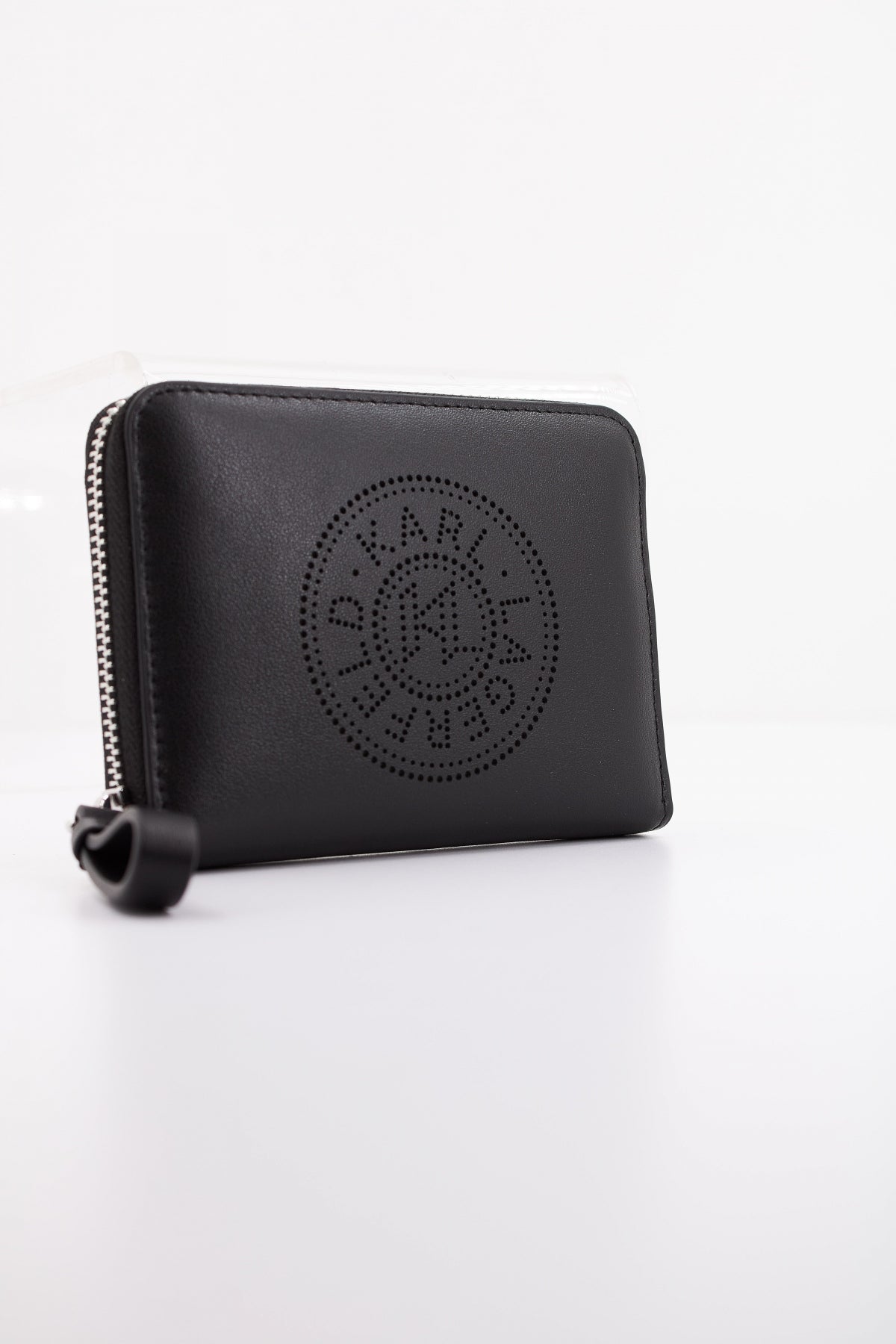 KARL LAGERFELD K/CIRCLE SM ZIP WLLT PERF en color NEGRO (2)