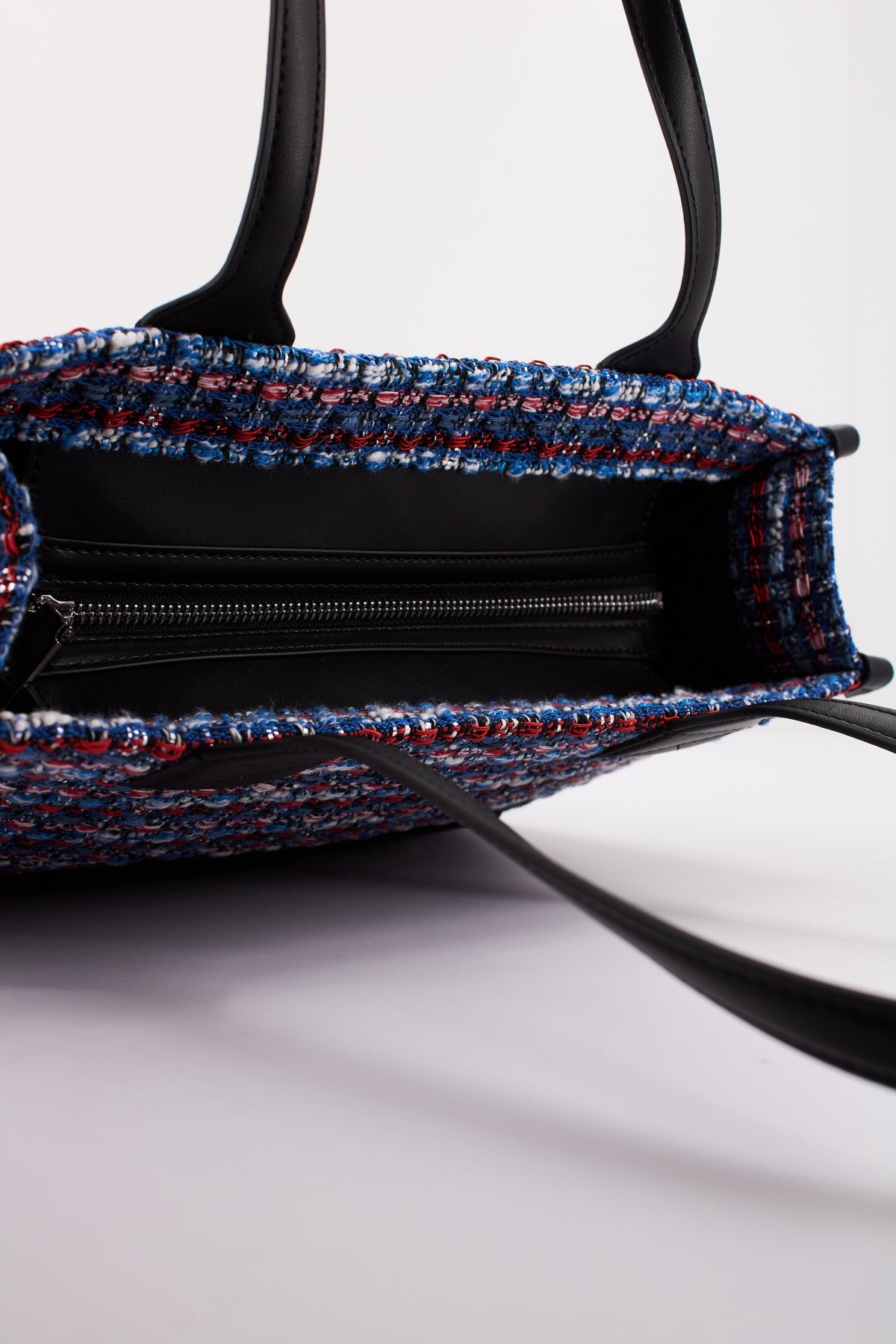 KARL LAGERFELD K/SKUARE SP MD TOTE BOUCLE en color AZUL (4)