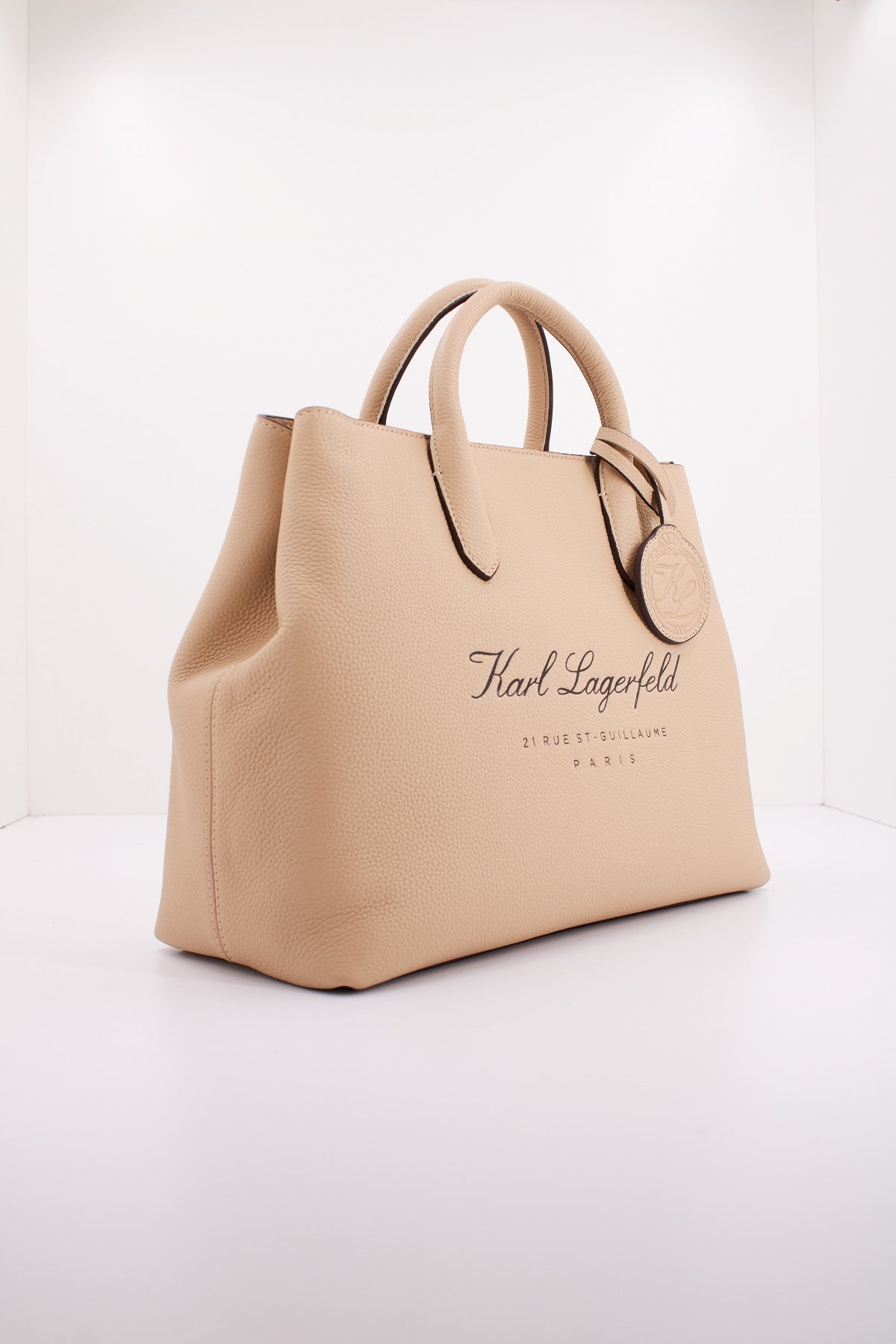 KARL LAGERFELD HOTEL KARL LEATHER SATCHEL en color BEIS (2)