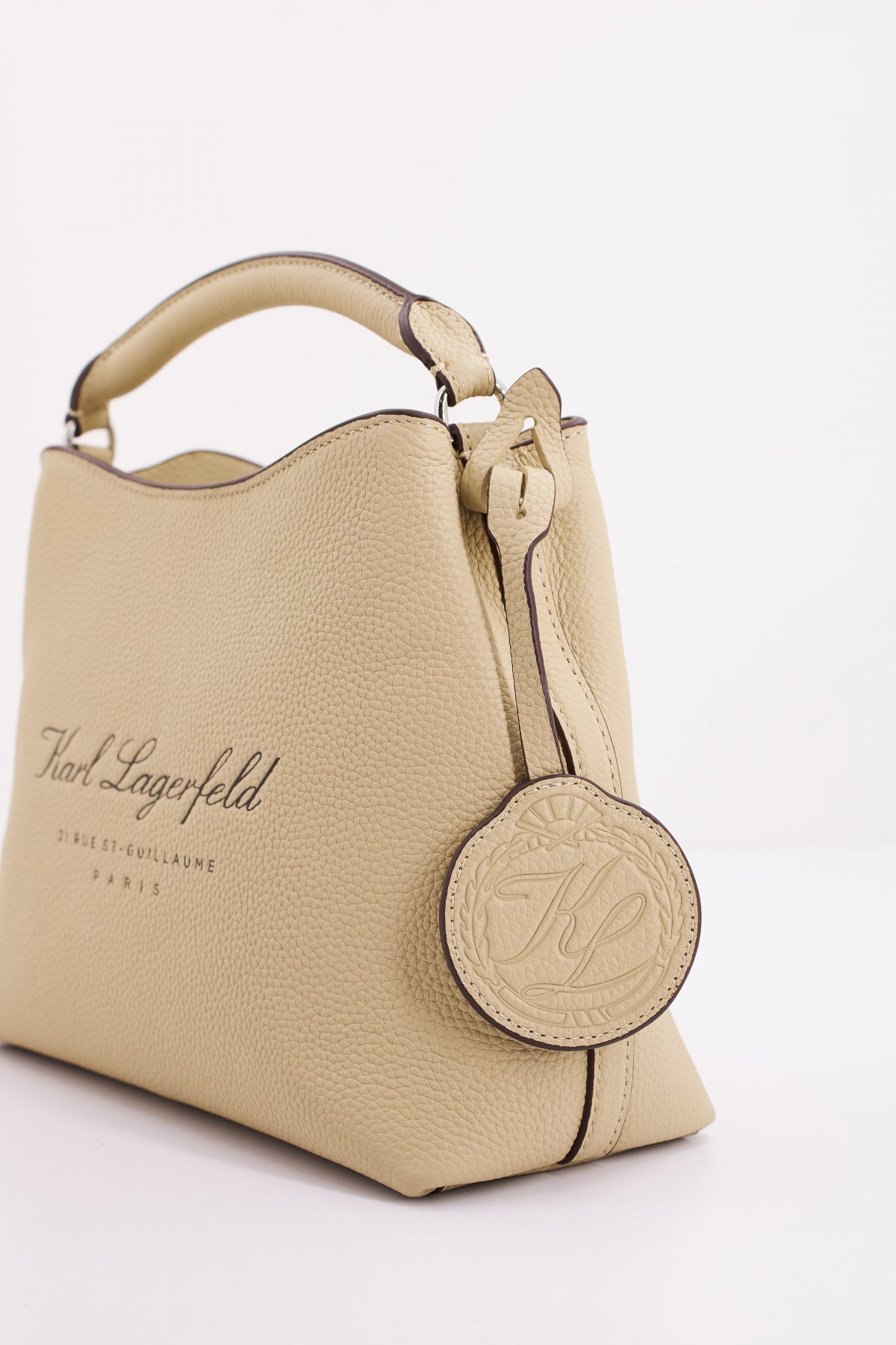 KARL LAGERFELD HOTEL KARL LEATHER BKT BAG en color MARRON CLARO (4)