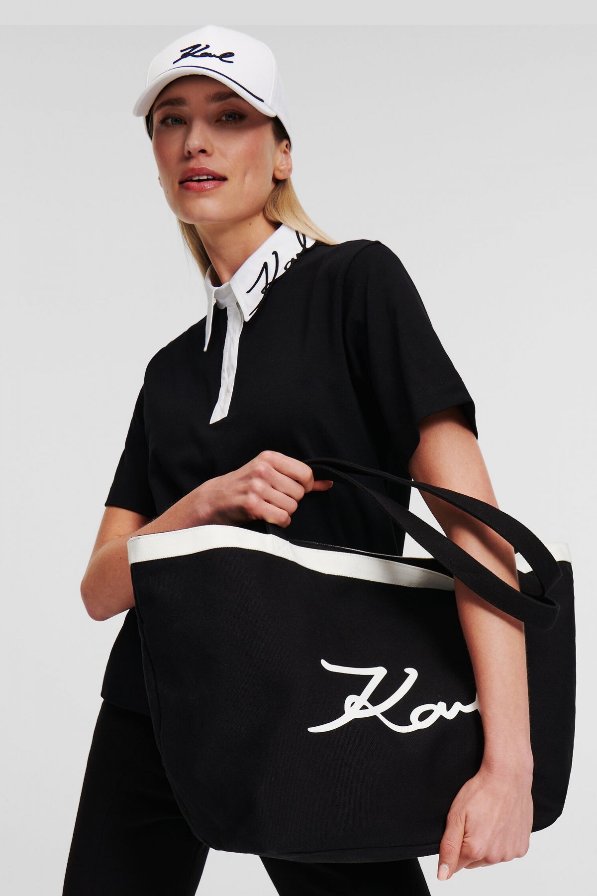 KARL LAGERFELD K/SIGNATURE SHOPPER en color NEGRO (4)