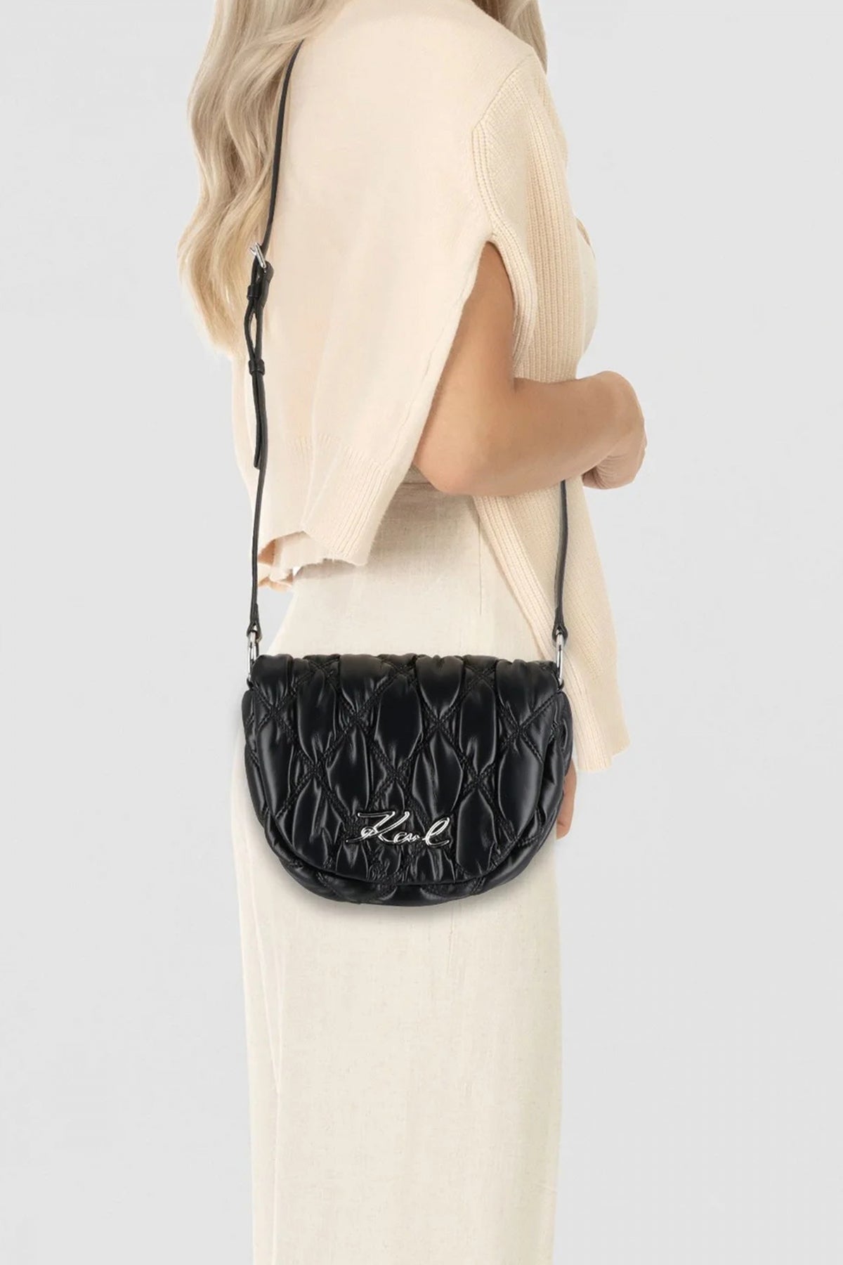 KARL LAGERFELD K/SIGNATURE KUILT en color NEGRO (4)