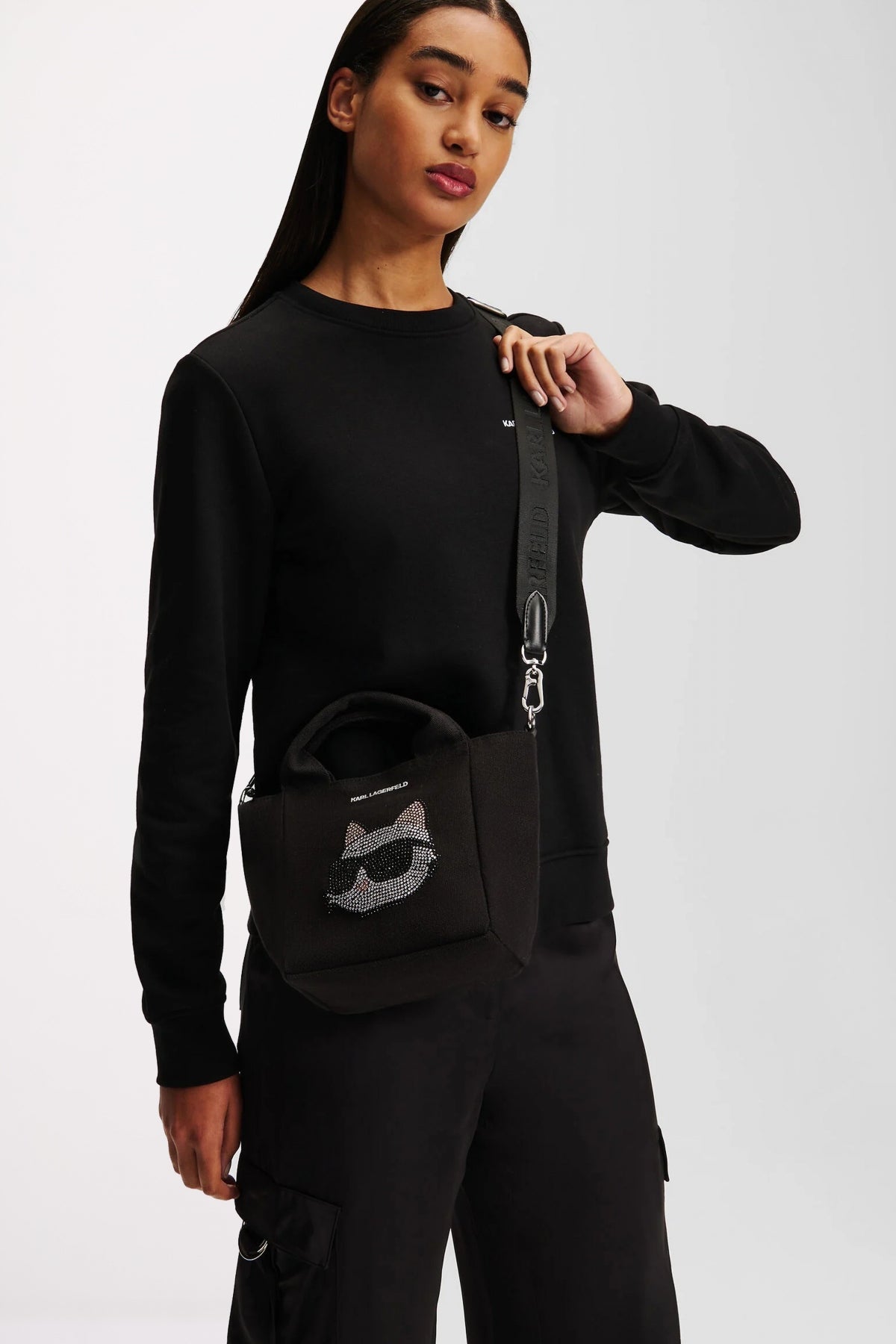 KARL LAGERFELD K/IKONIK , CHOUPETTE en color NEGRO (4)