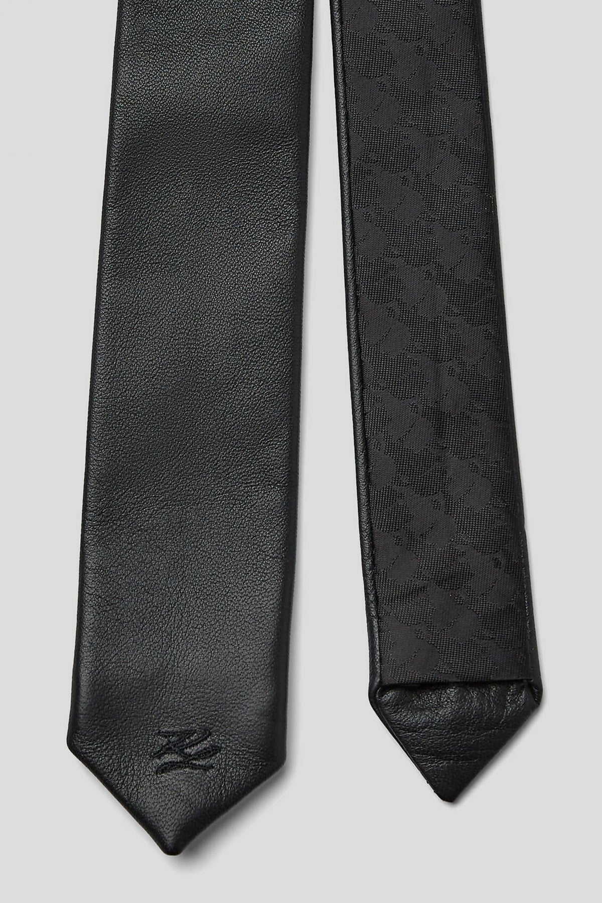 KARL LAGERFELD W en color NEGRO (2)