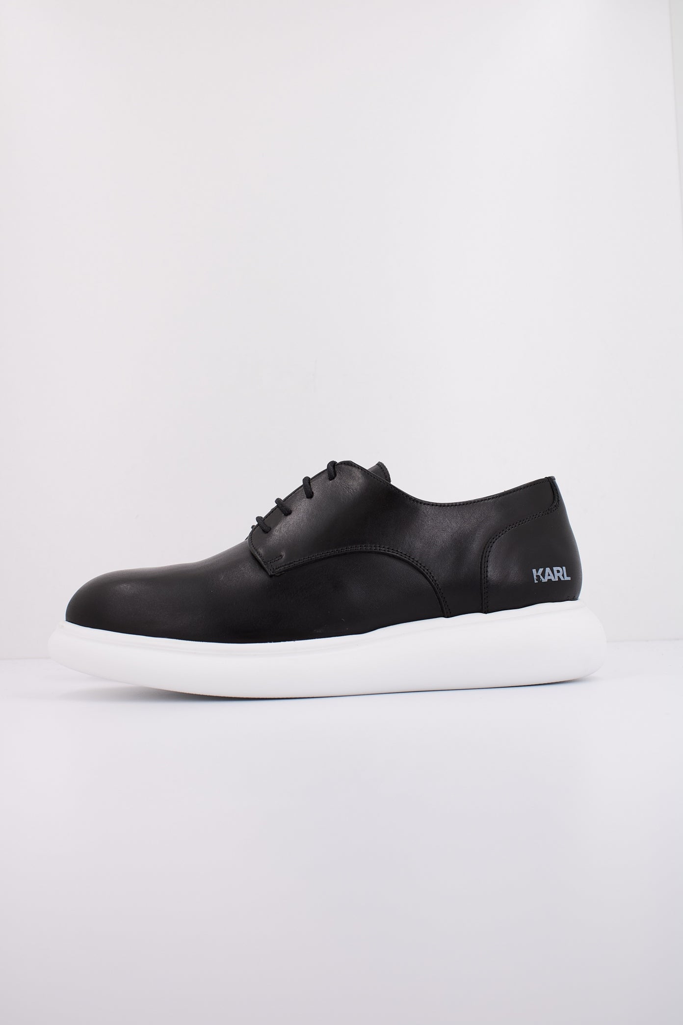 KARL LAGERFELD GRANBY LACE LO en color NEGRO (1)