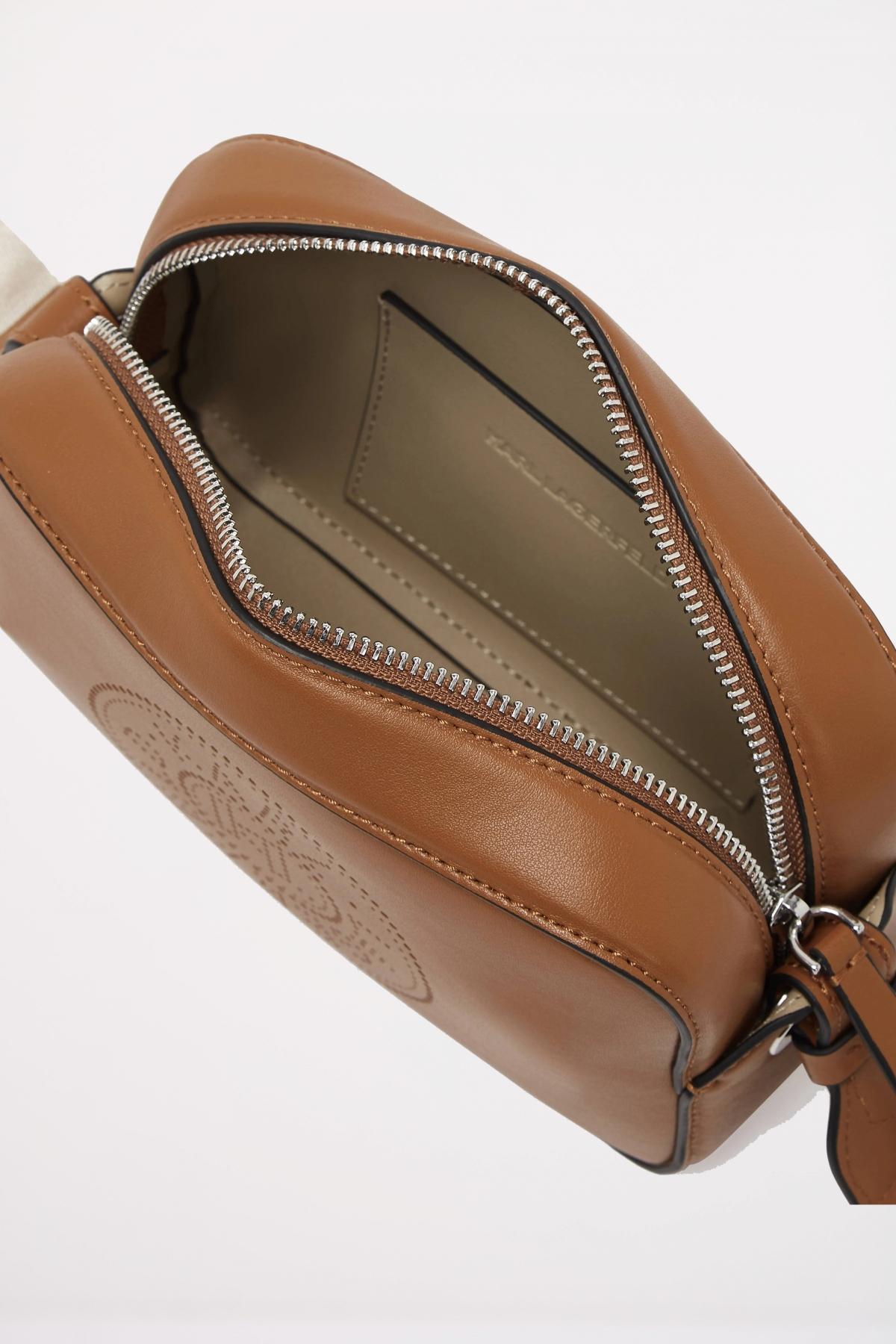 KARL LAGERFELD CIRLCE CAMERA BAG PERFORAT en color MARRON (4)