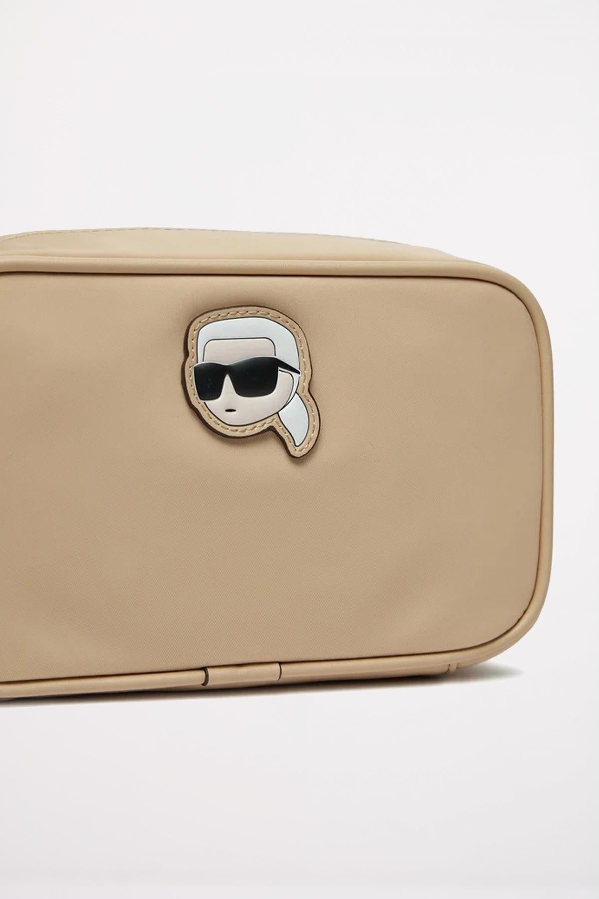 KARL LAGERFELD IKON NYLON CAMERA BAG en color BEIS (3)