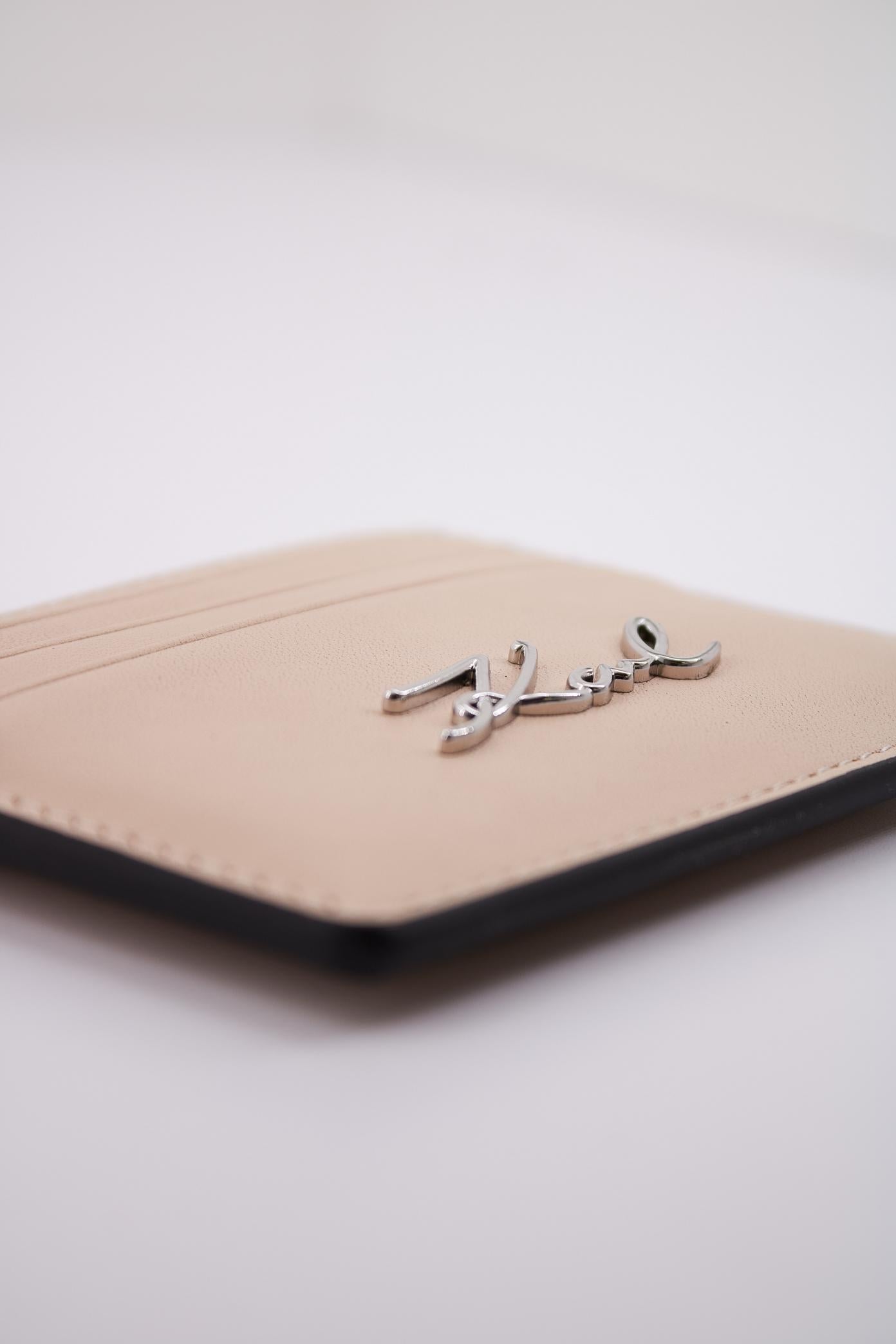 KARL LAGERFELD SIGNATURE CARDHOLDER en color BEIS (4)