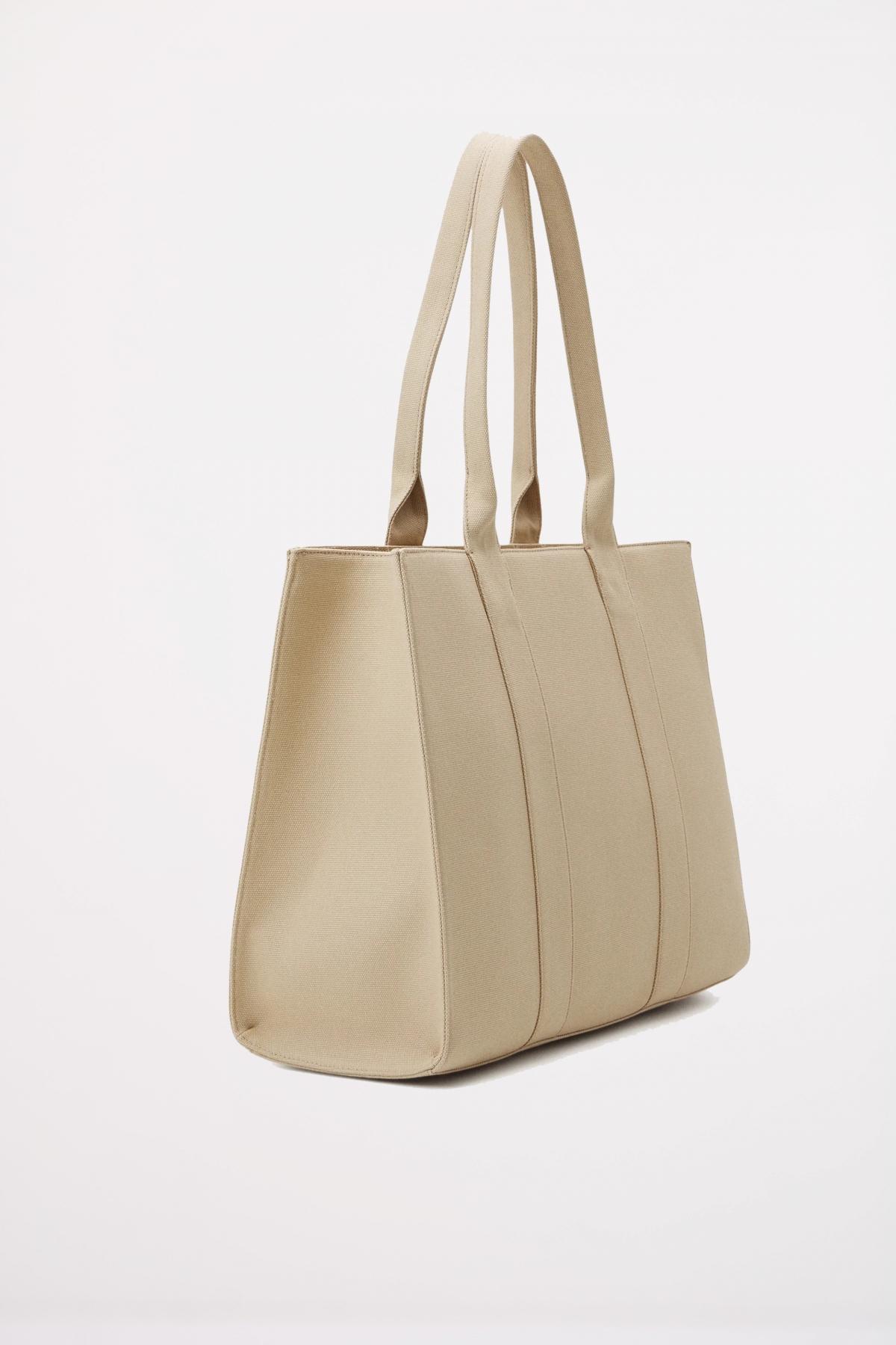 KARL LAGERFELD SRSG SQUARE LARGE TOTE en color MARRON CLARO (2)