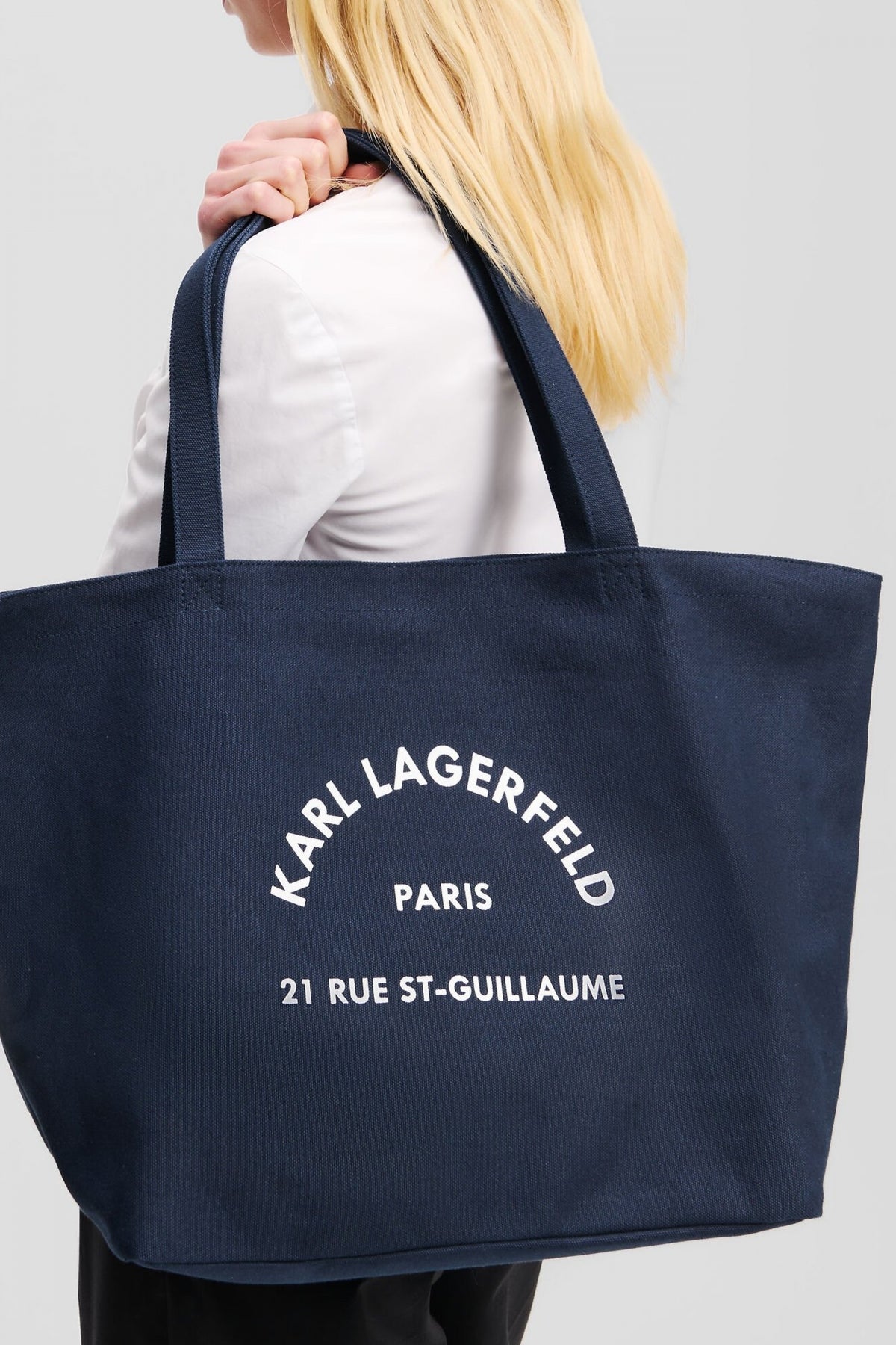KARL LAGERFELD RSG CANVAS SHOPPER en color AZUL (4)