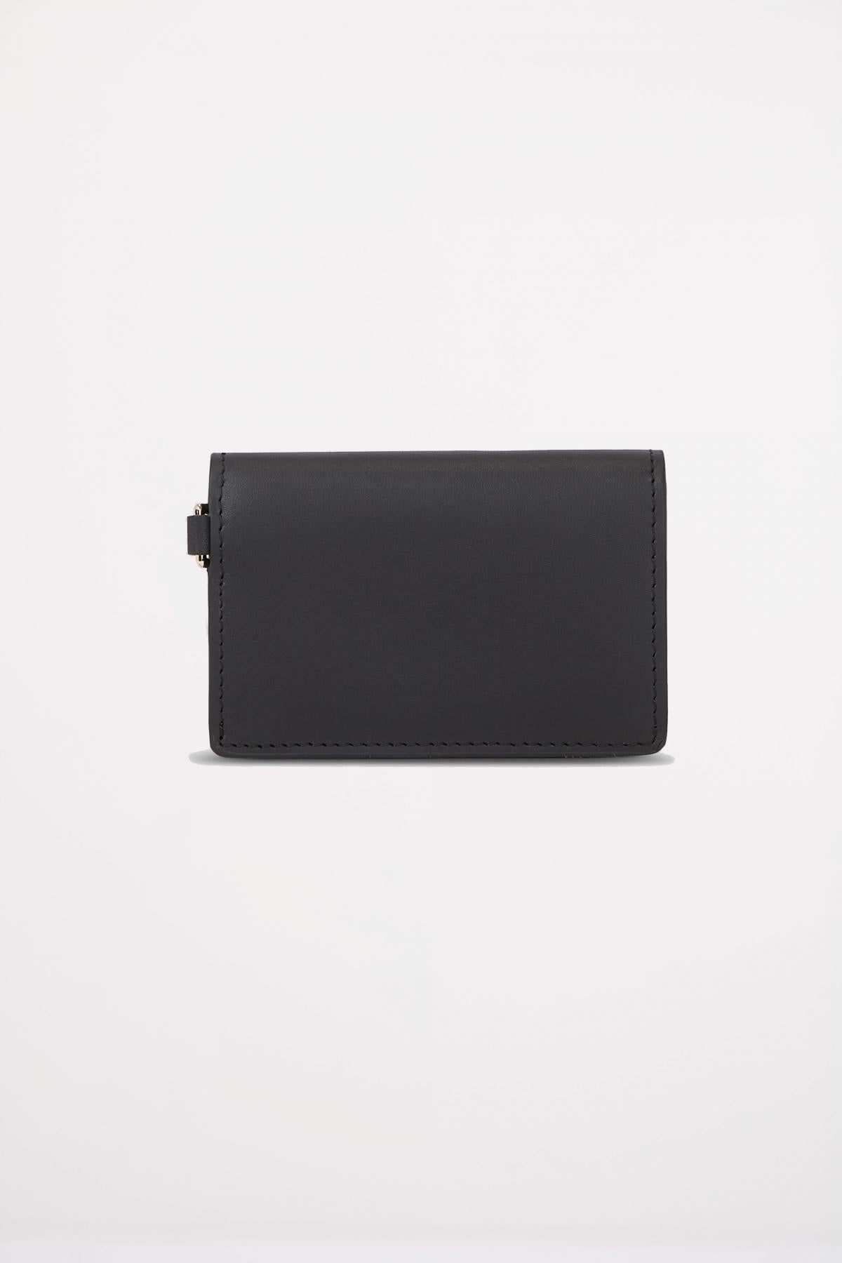 KARL LAGERFELD K SIGNATURE CHAIN CARD HOL en color NEGRO (2)
