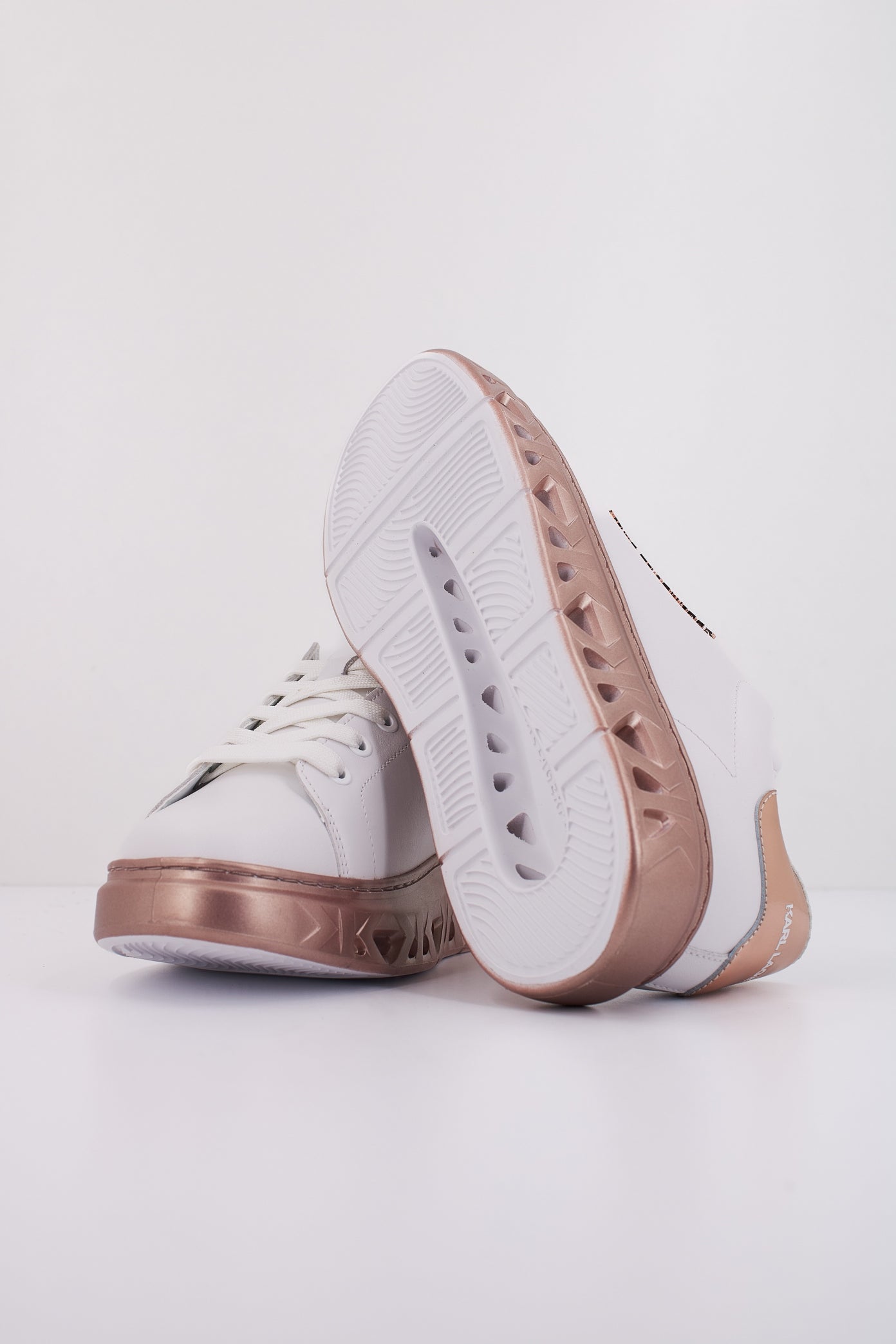KARL LAGERFELD KAPRI KITE LO LACE LTHR en color BLANCO (5)