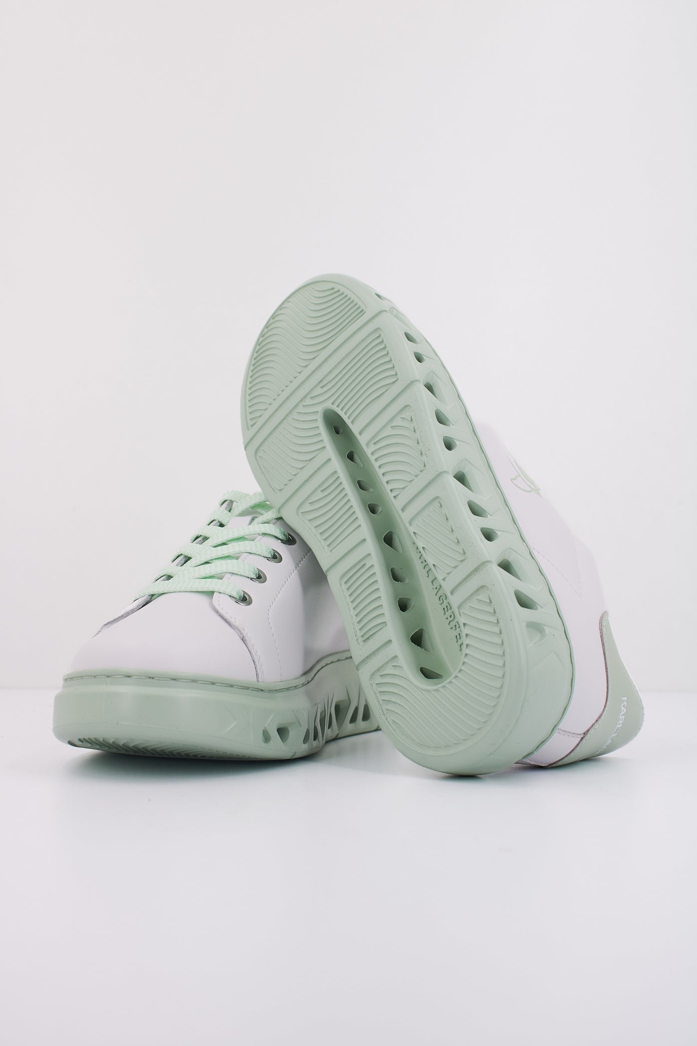 KARL LAGERFELD KAPRI KITE OUTLINE NFT LO en color BLANCO (5)