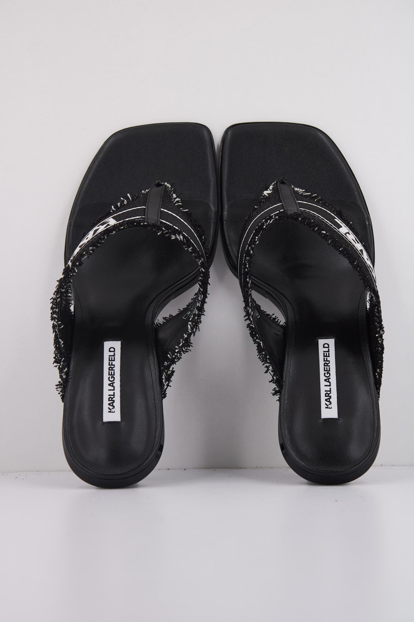 KARL LAGERFELD PANACHE II BORDER SLIDE en color NEGRO (3)
