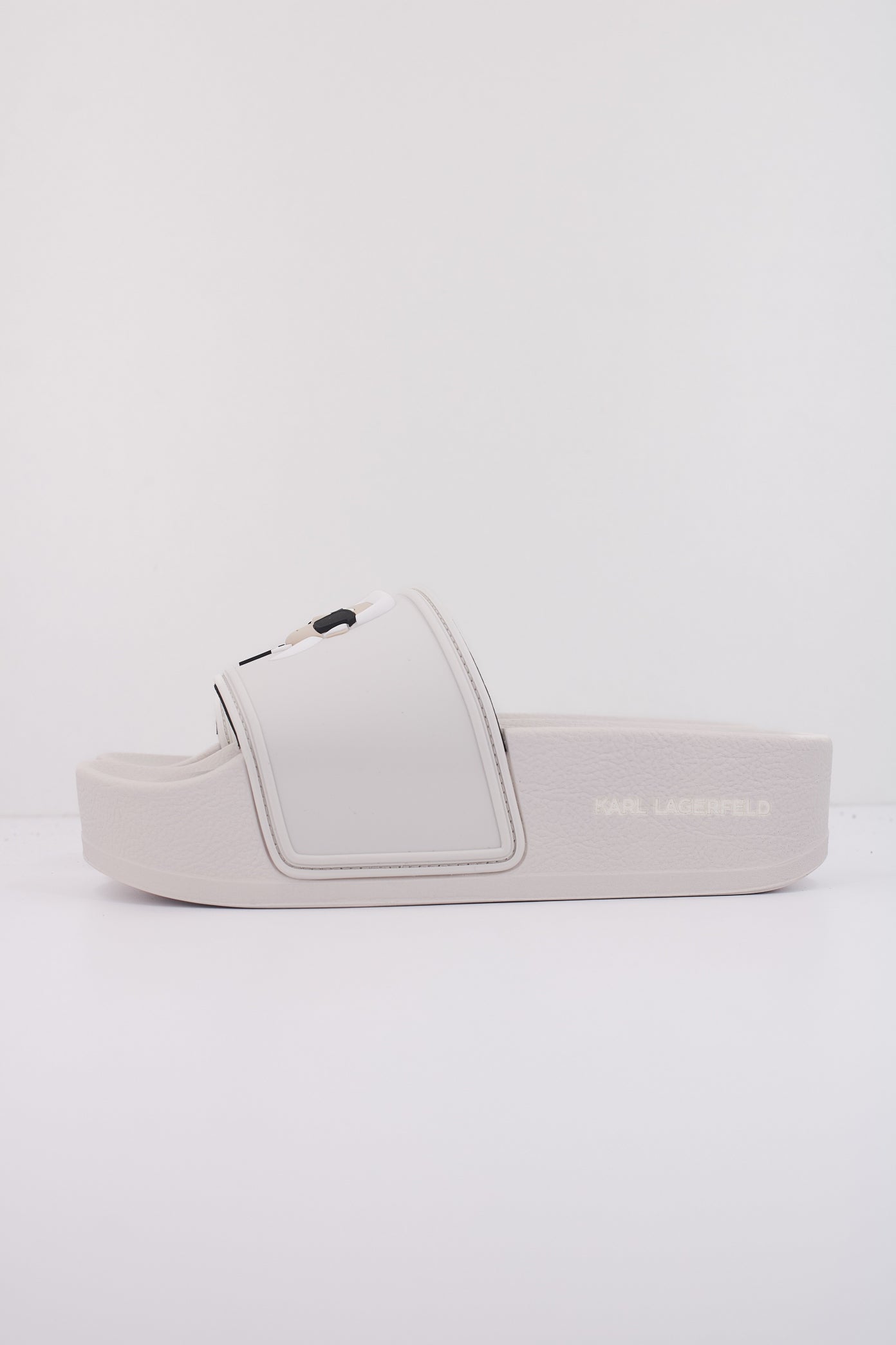 KARL LAGERFELD KONDO MAXI KARL NFT SLIDE en color BLANCO (1)