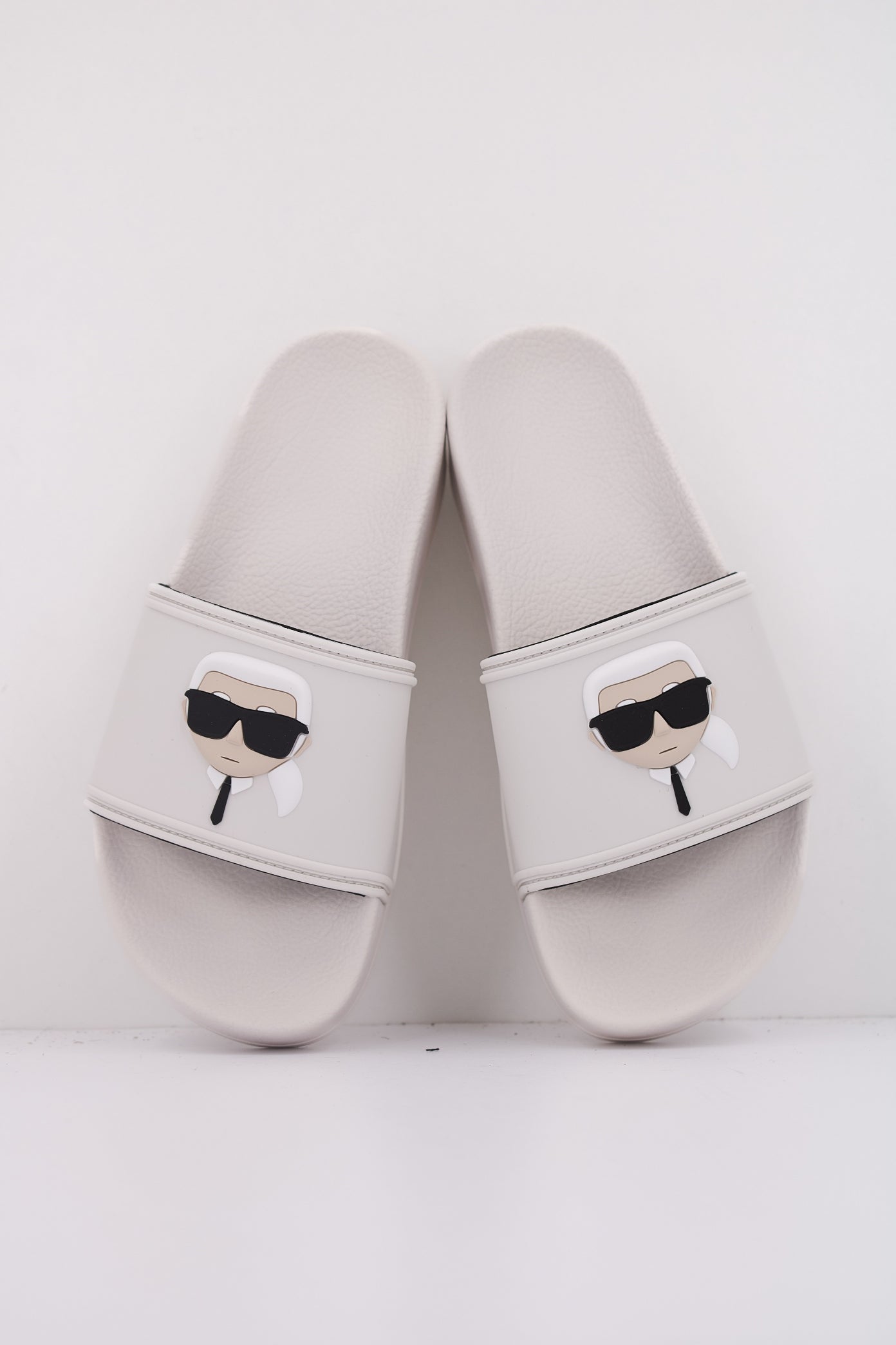 KARL LAGERFELD KONDO MAXI KARL NFT SLIDE en color BLANCO (3)