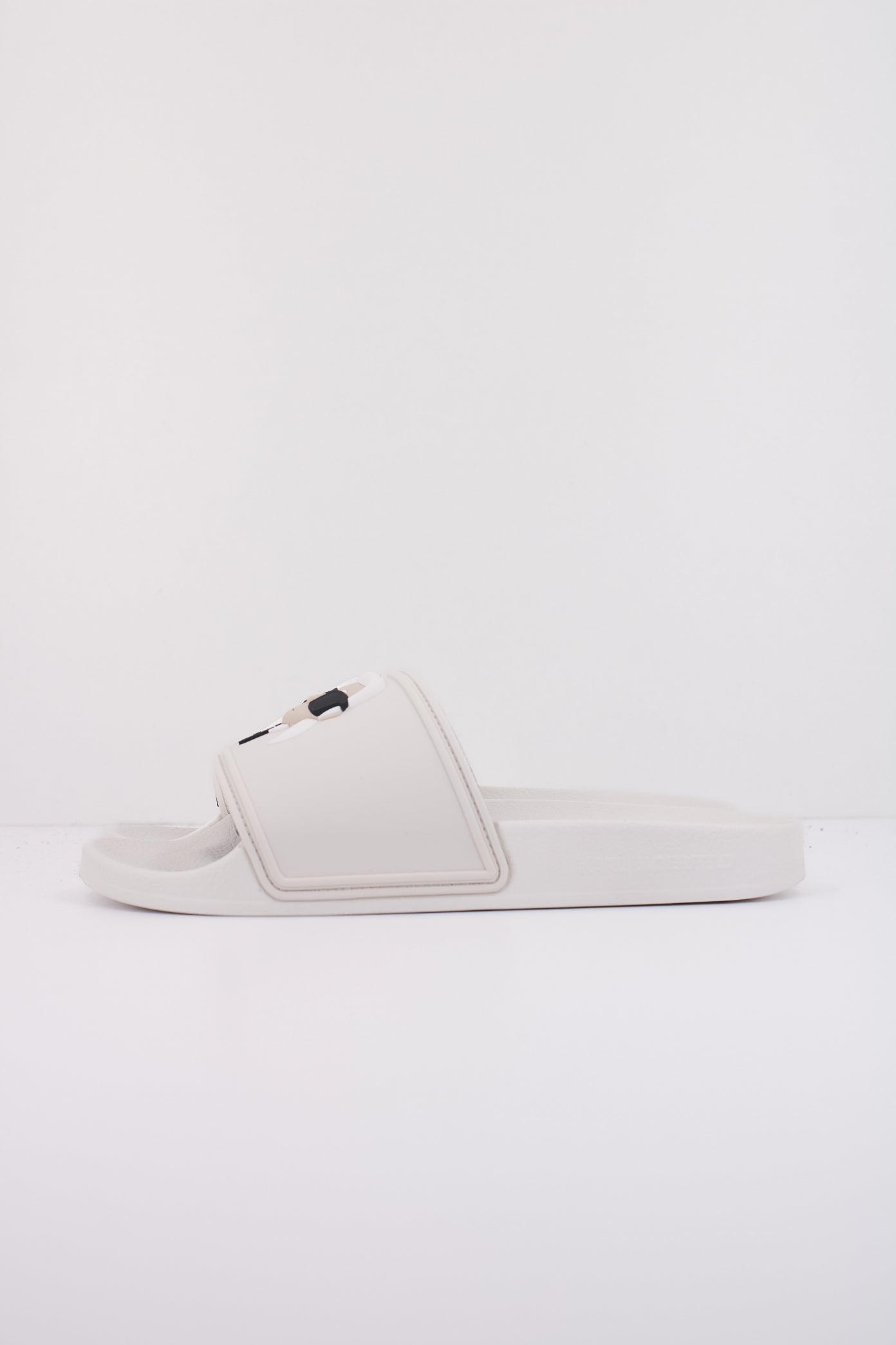 KARL LAGERFELD KONDO . KARL NFT SLIDE en color BLANCO (1)