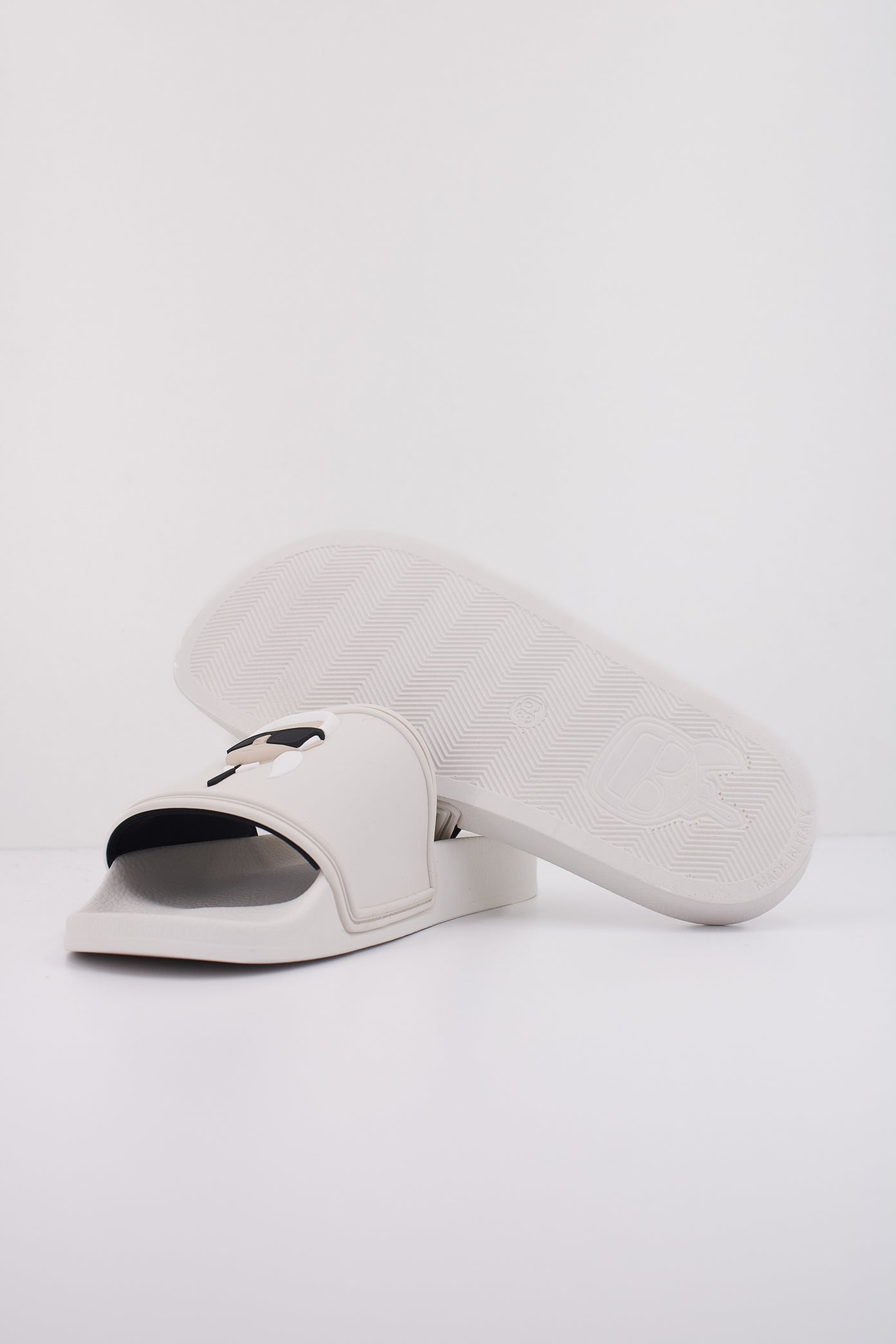 KARL LAGERFELD KONDO . KARL NFT SLIDE en color BLANCO (5)