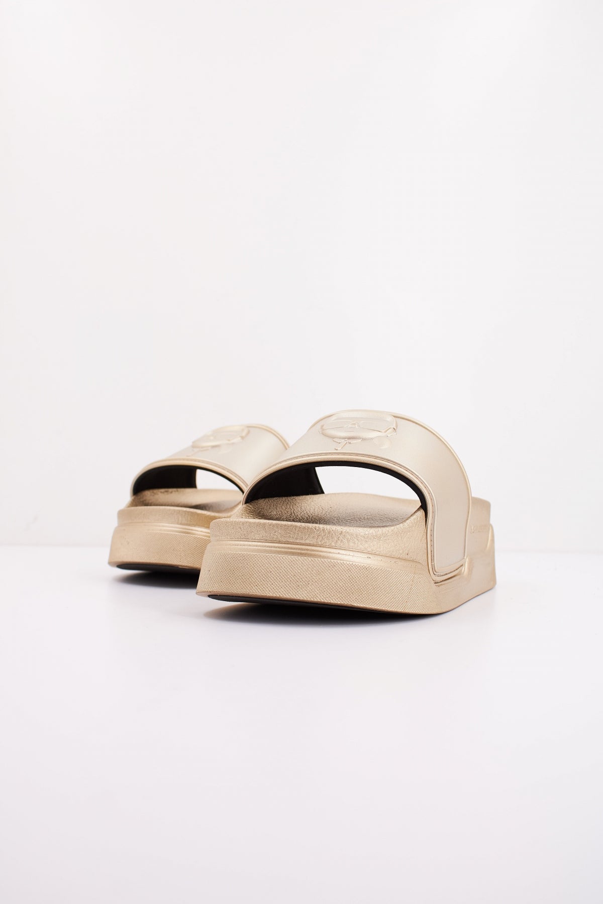 KARL LAGERFELD KONDOMINIUM KARL NFT RELIEF en color ORO (2)