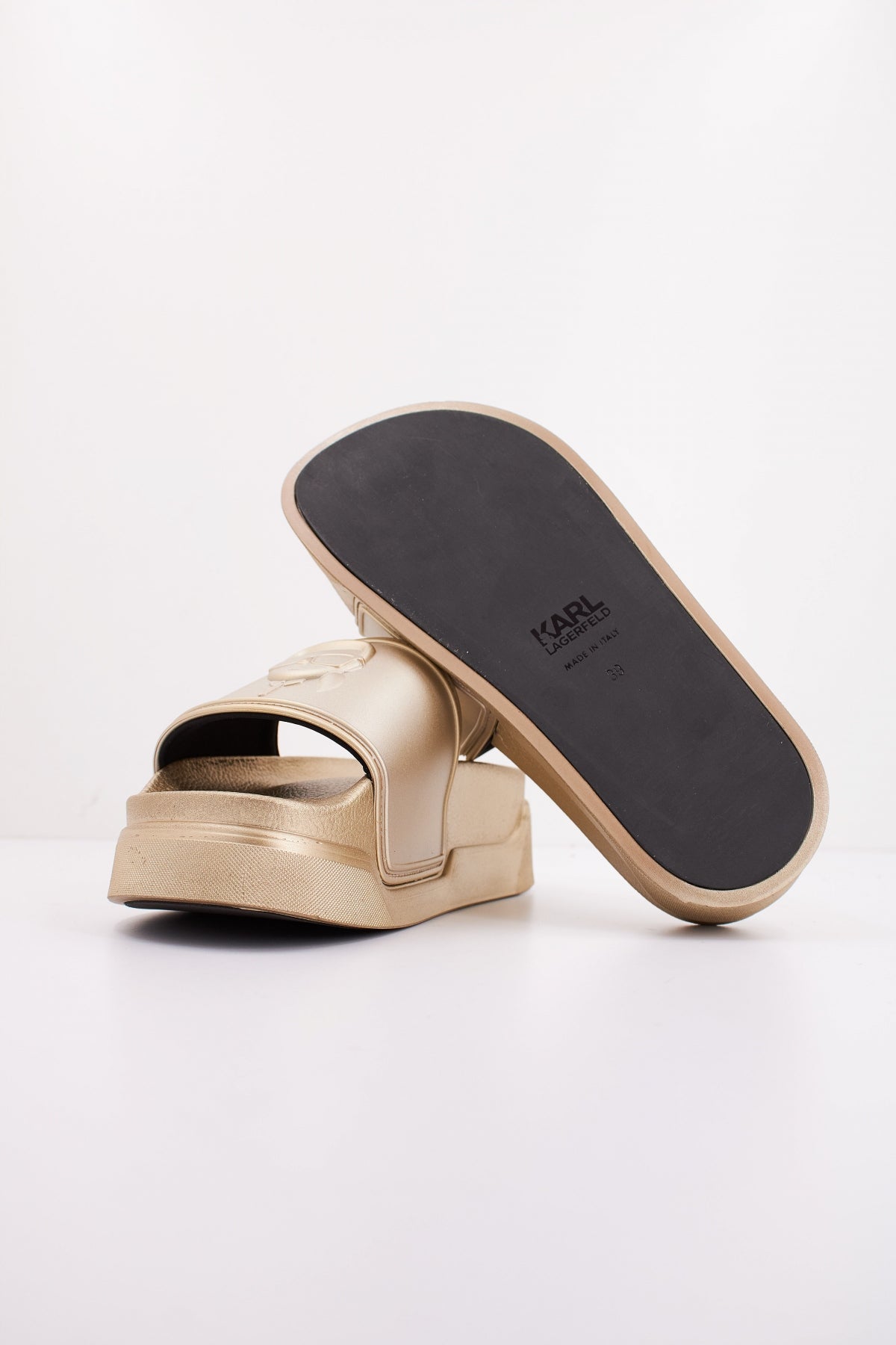 KARL LAGERFELD KONDOMINIUM KARL NFT RELIEF en color ORO (5)