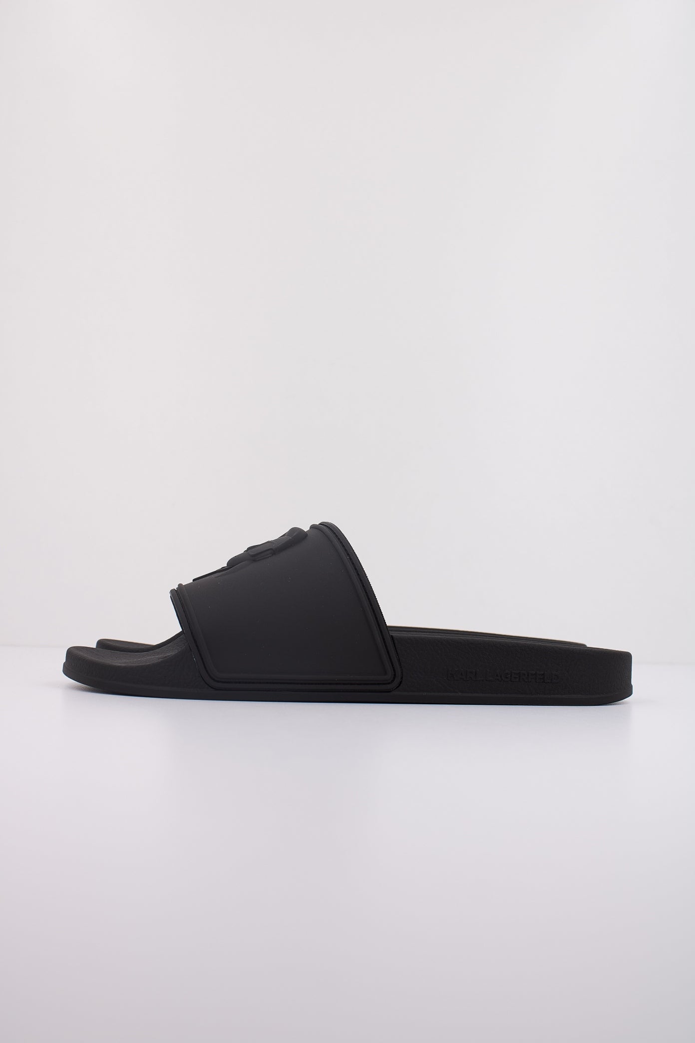 KARL LAGERFELD KONDO KARL NFT RELIEF en color NEGRO (1)