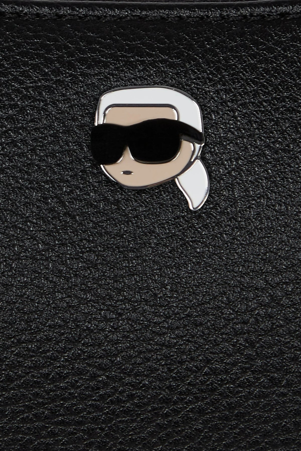 KARL LAGERFELD IKON GRAINY ROUND SHOULDER en color NEGRO (4)