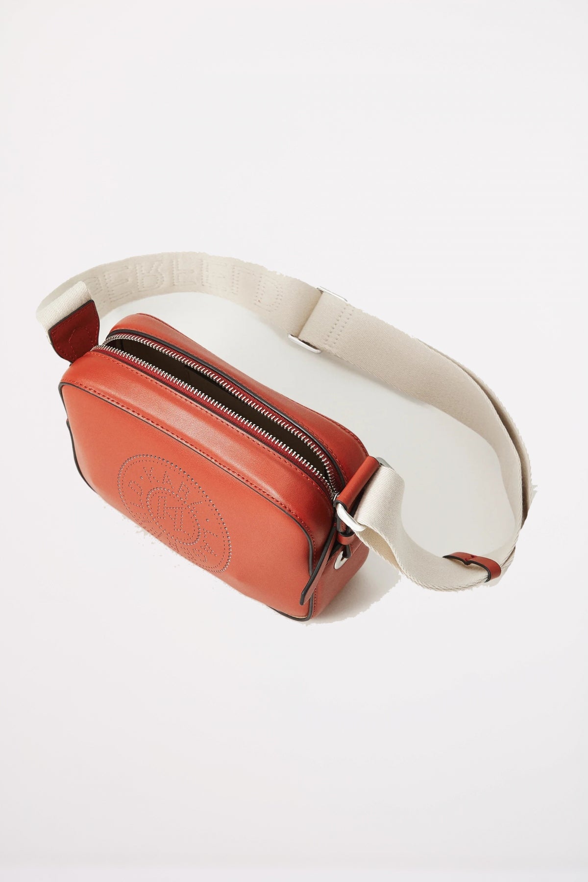 KARL LAGERFELD K CIRCLE SLIM CAMERA BAG en color ROJO (3)