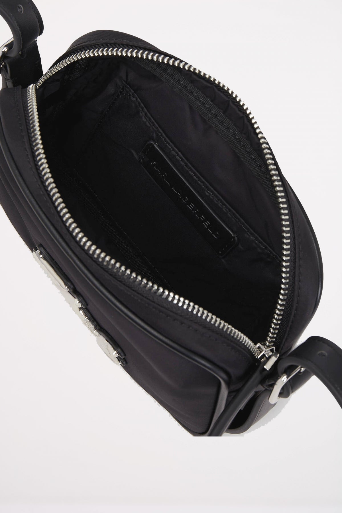 KARL LAGERFELD K SIGNATURE NYLON CB POUCH en color NEGRO (3)