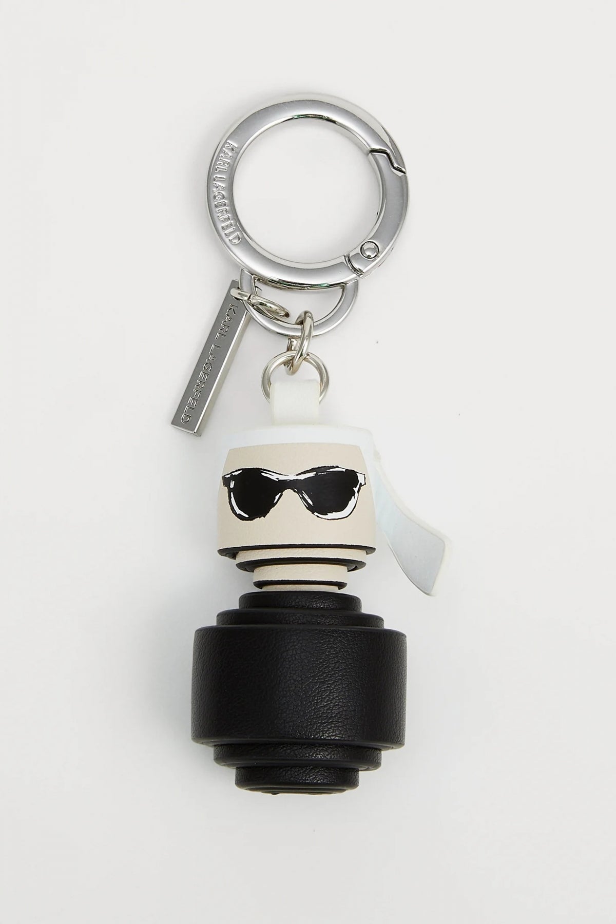 KARL LAGERFELD IKON FIGURINE KEYCHAIN KARL en color NEGRO (1)