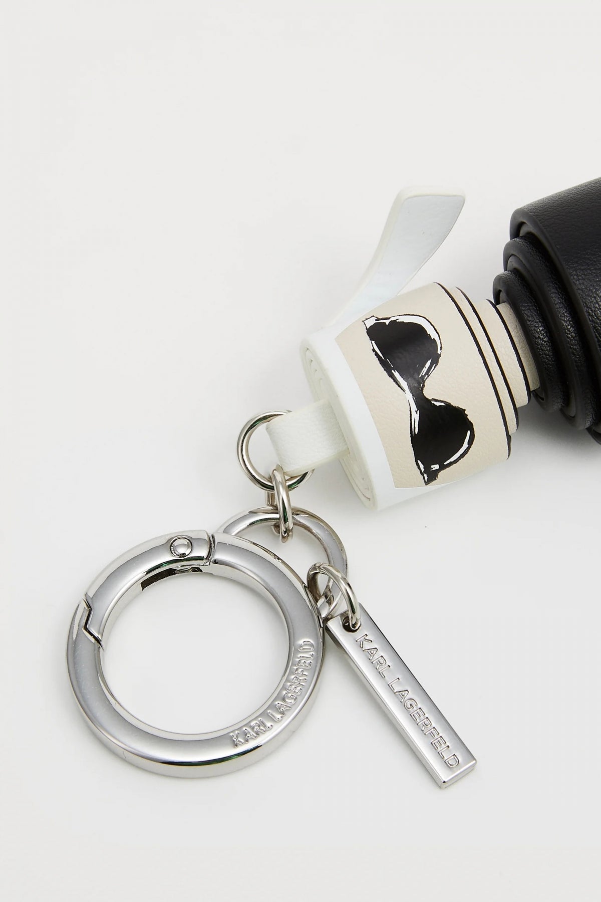 KARL LAGERFELD IKON FIGURINE KEYCHAIN KARL en color NEGRO (2)